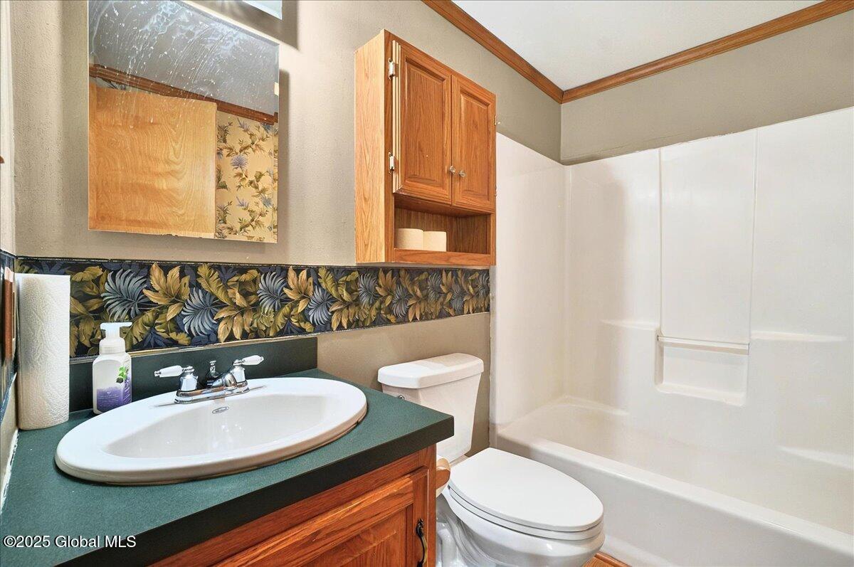 23 Hilton Drive, South Glens Falls, New York image 37