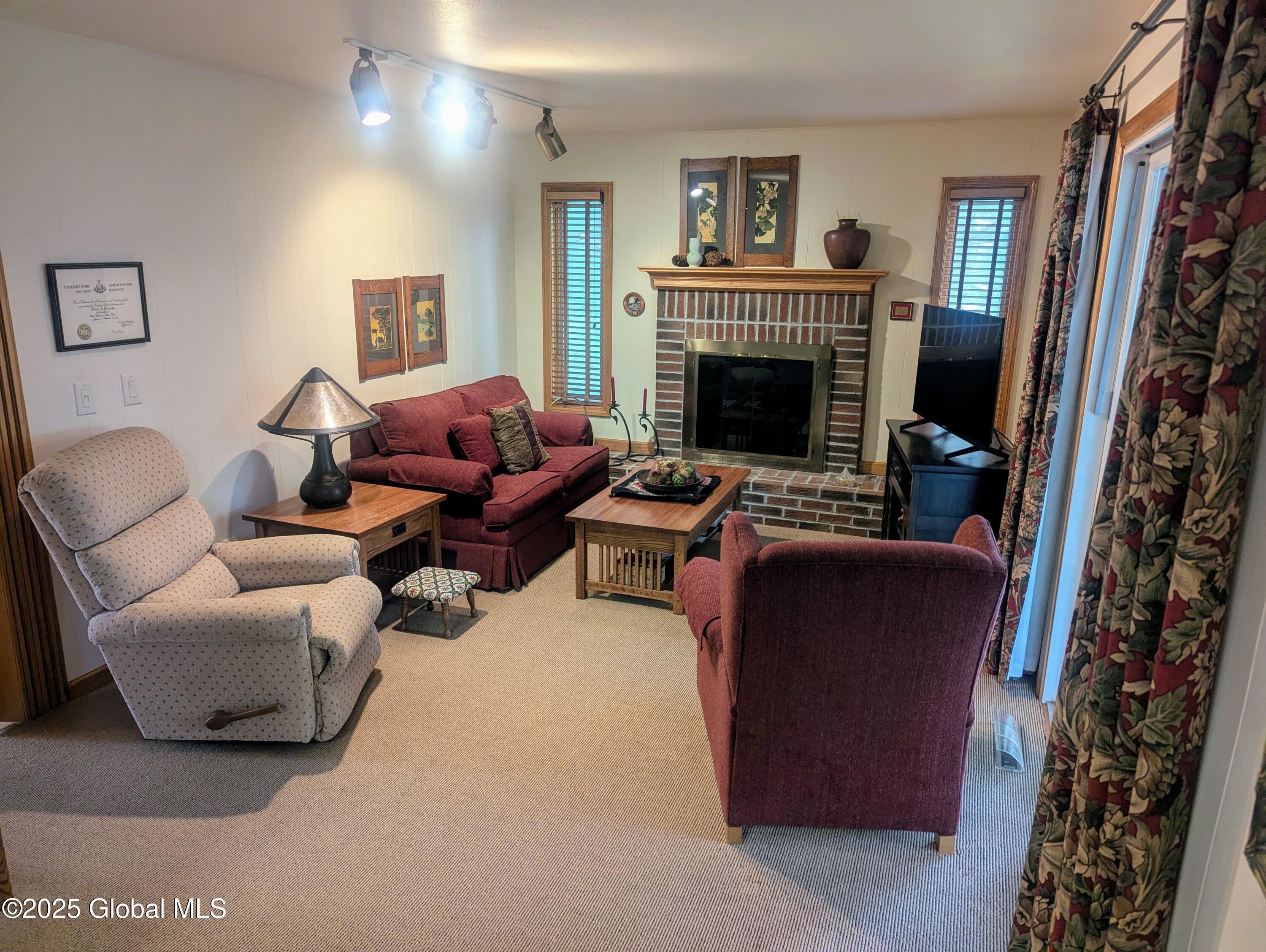 4 Canterbury Court, Albany, New York image 19