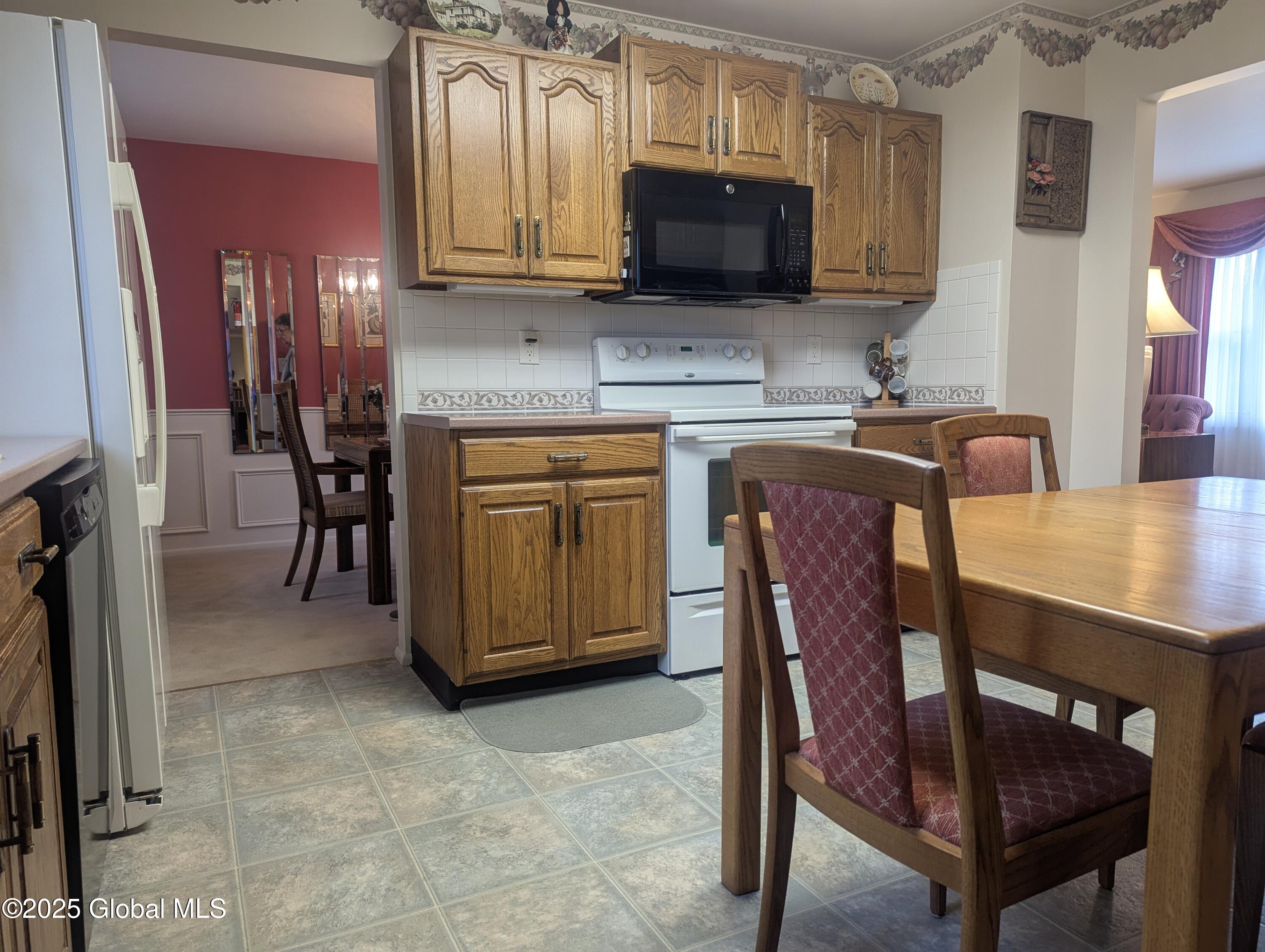 4 Canterbury Court, Albany, New York image 14