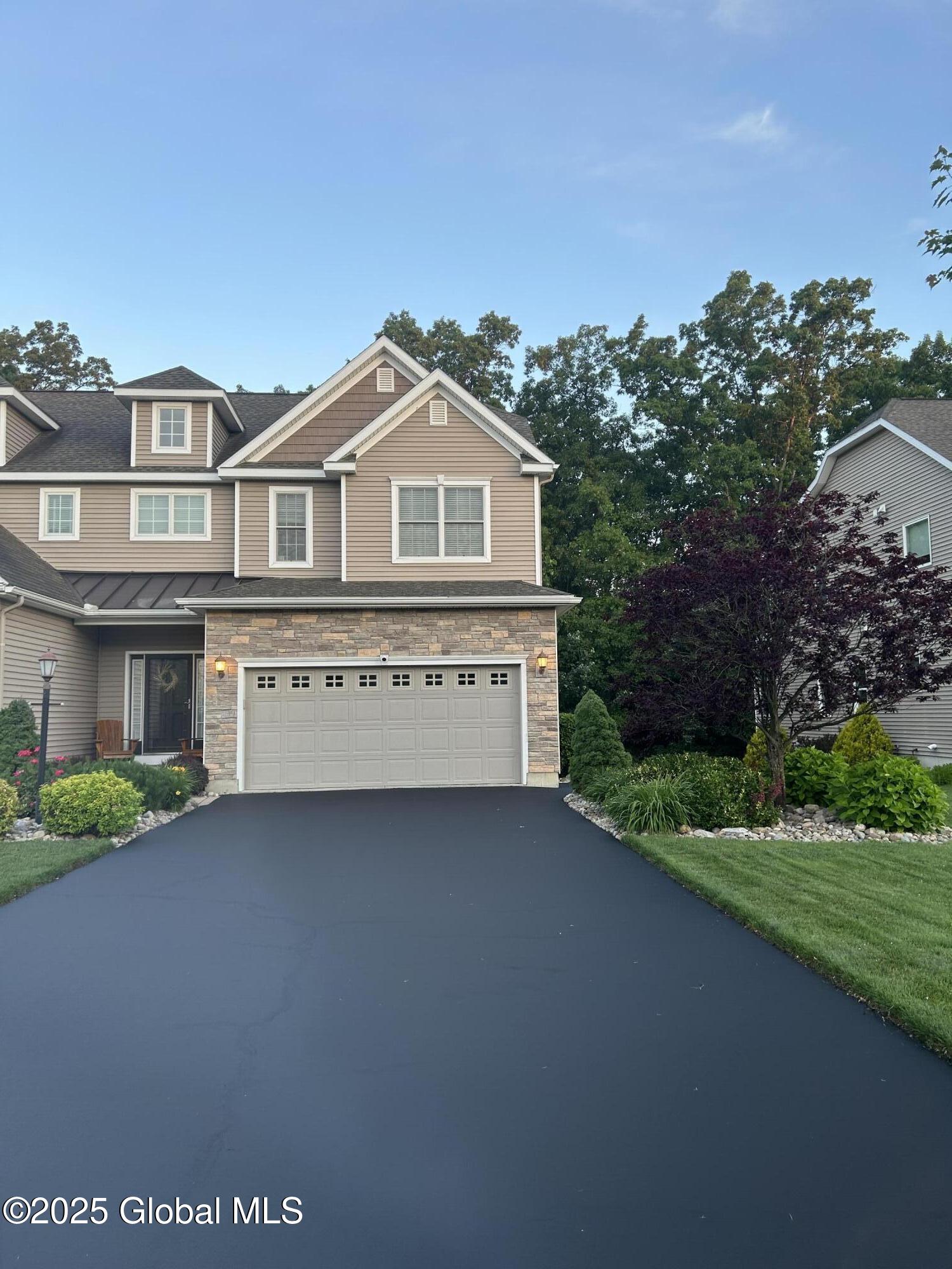 181 Fieldstone Drive, Schenectady, New York image 1