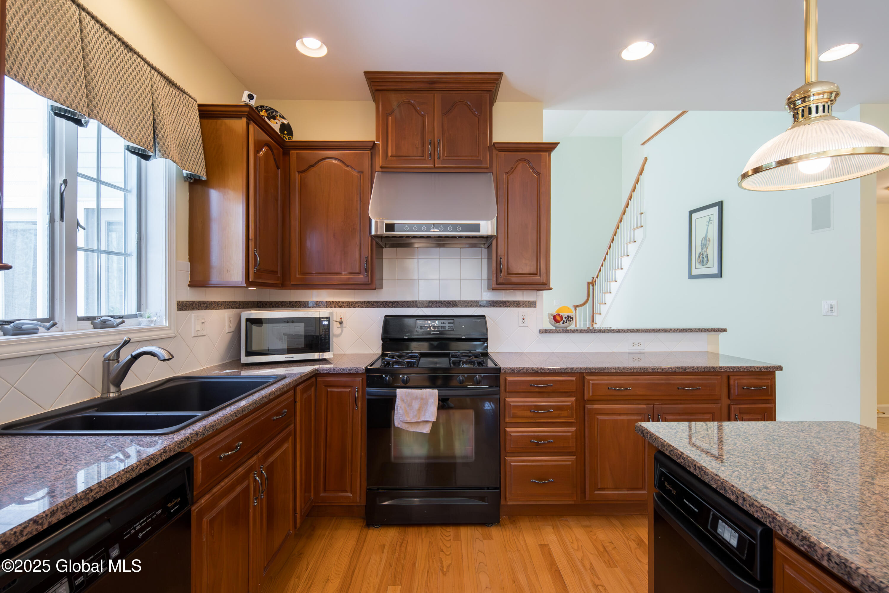 1 Avalon Court, Loudonville, New York image 15