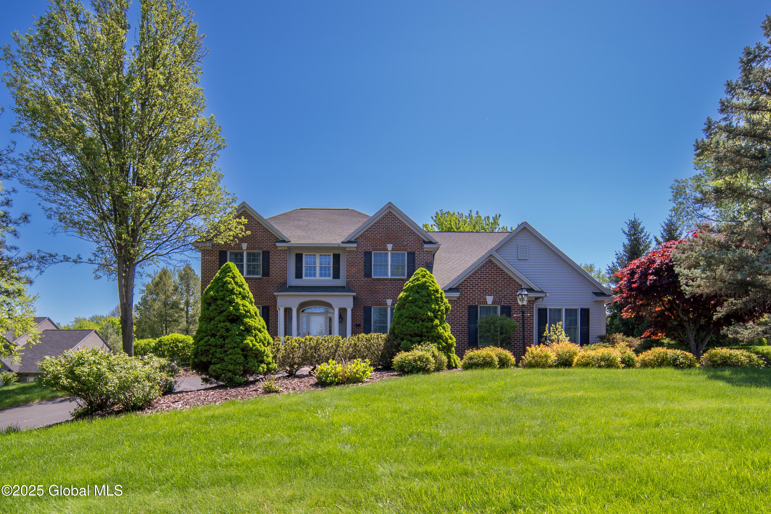 1 Avalon Court, Loudonville, New York image 1