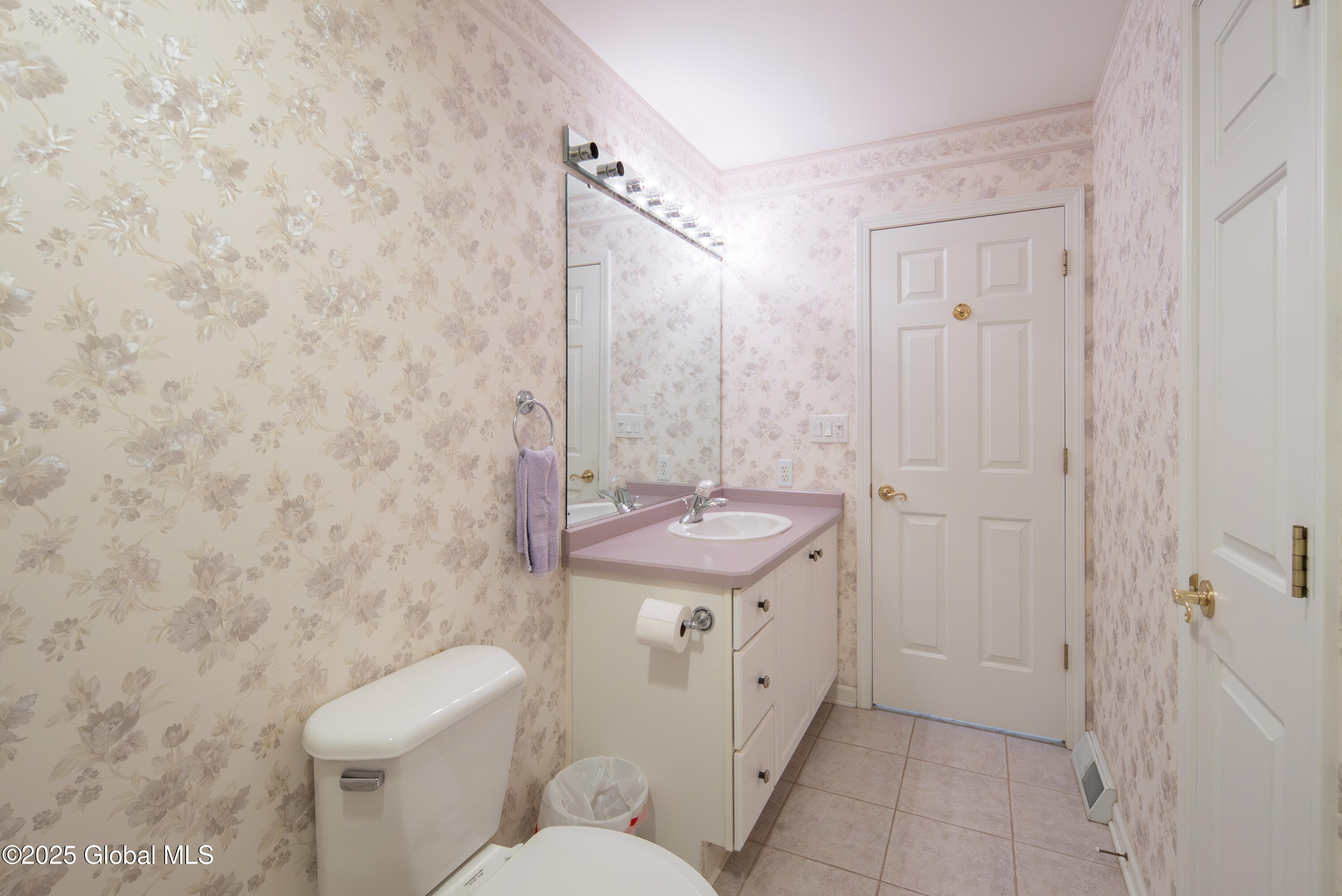 1 Avalon Court, Loudonville, New York image 33