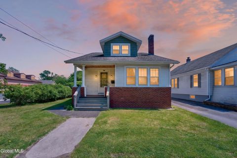 Photo of 32 Osborne Road, Colonie, NY 12205 (MLS # 202618109)