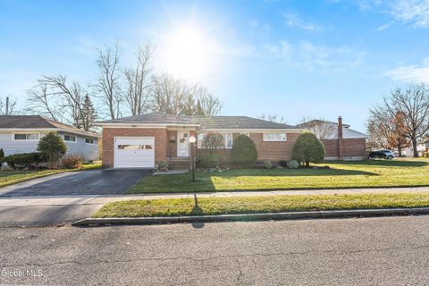 Photo of 25 Gingerbread Lane, Albany, NY 12208 (MLS # 202530349)