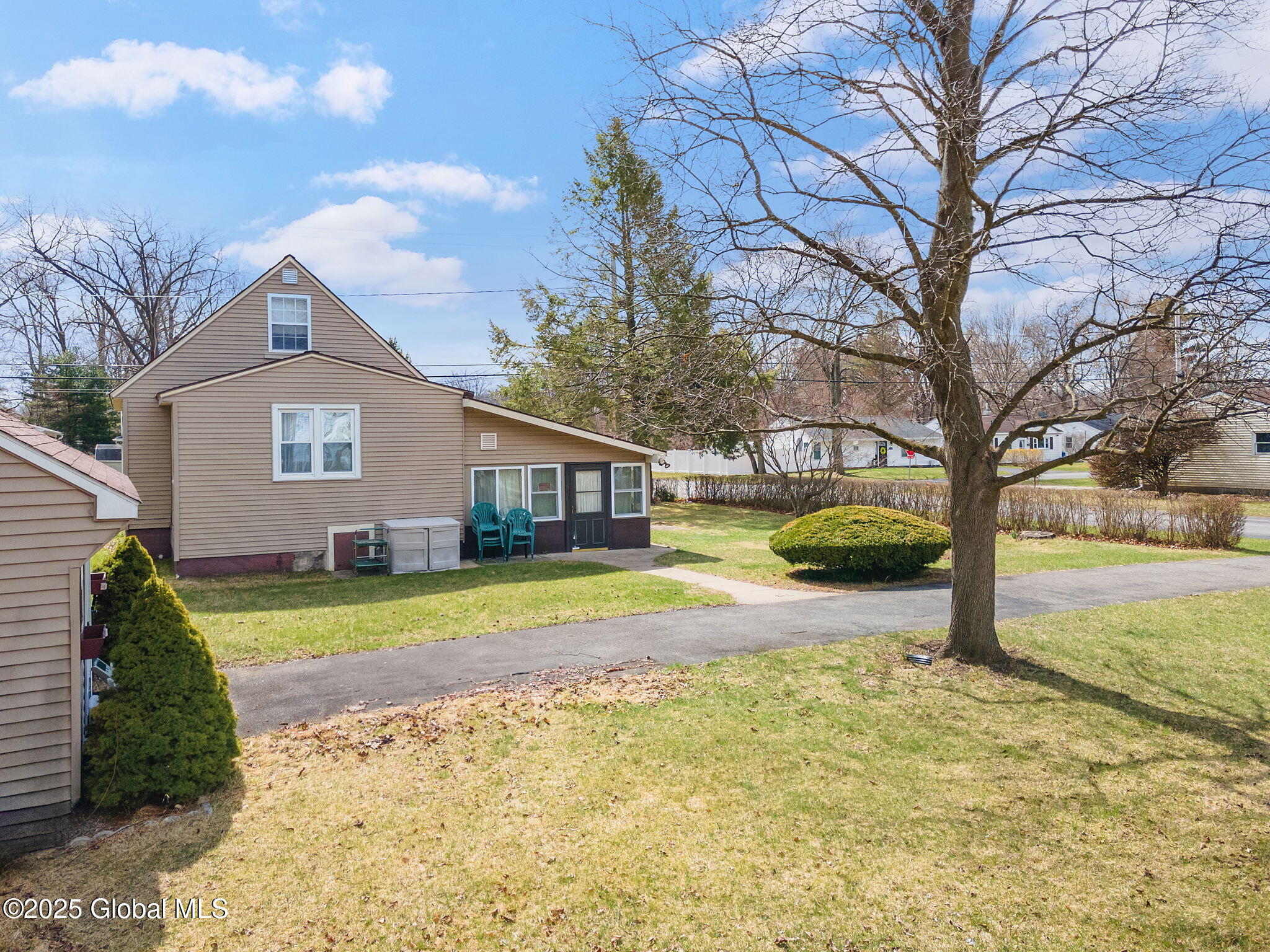 355 Clayton Road, Schenectady, New York image 32