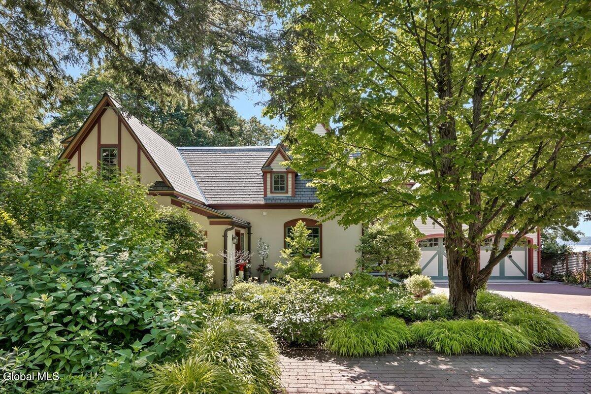 674 Crescent Avenue