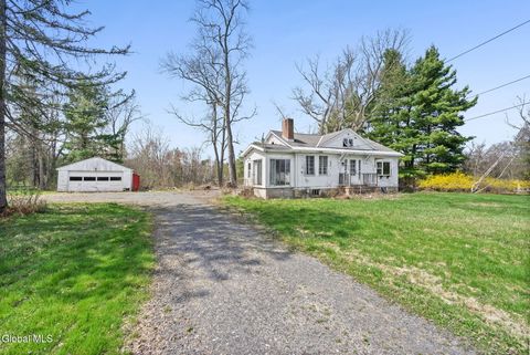 Photo of 929 Pearse Road, Niskayuna, NY 12309 (MLS # 202615413)