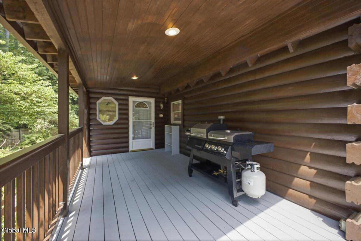 4 Treehouse Lane