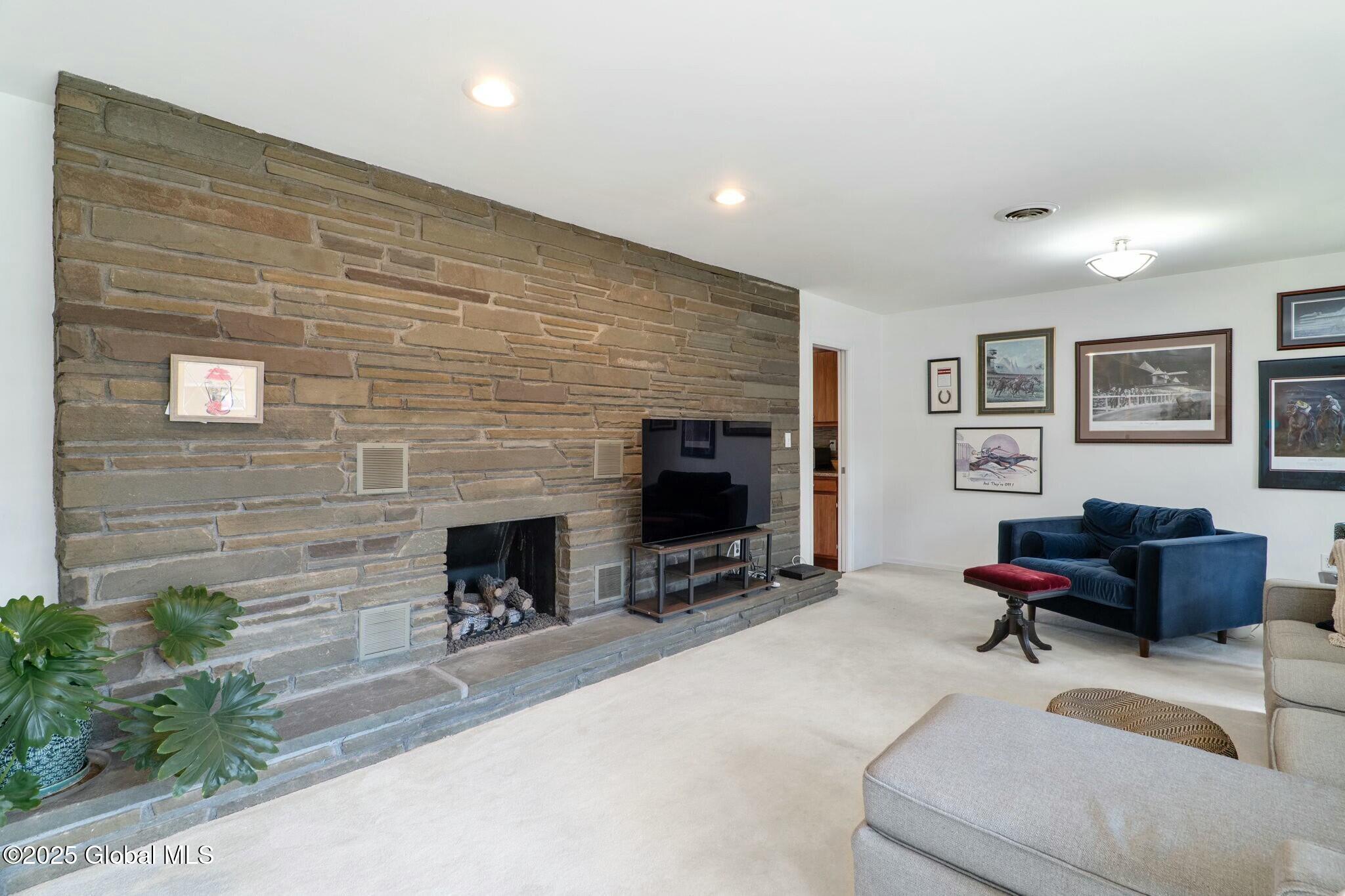 4 Lakewood Drive, Saratoga Springs, New York image 12