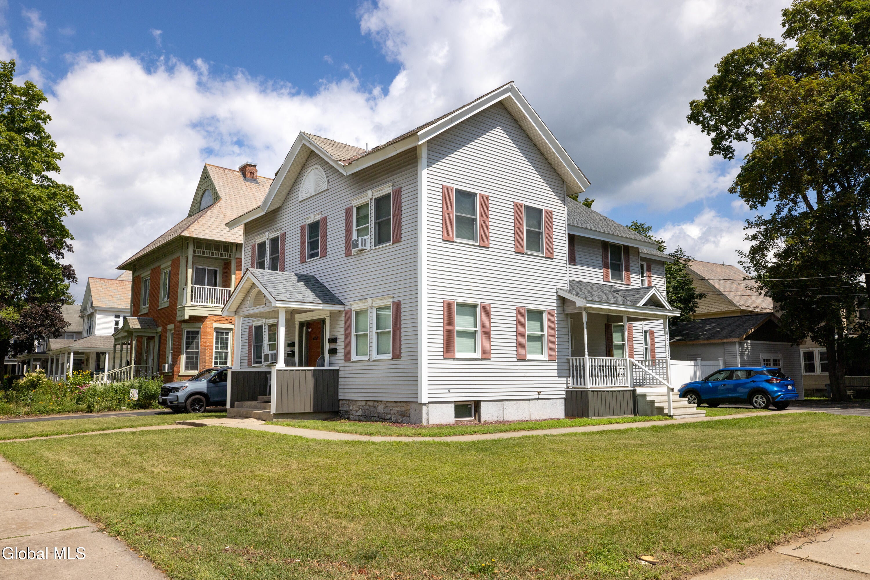 437 Glen Street