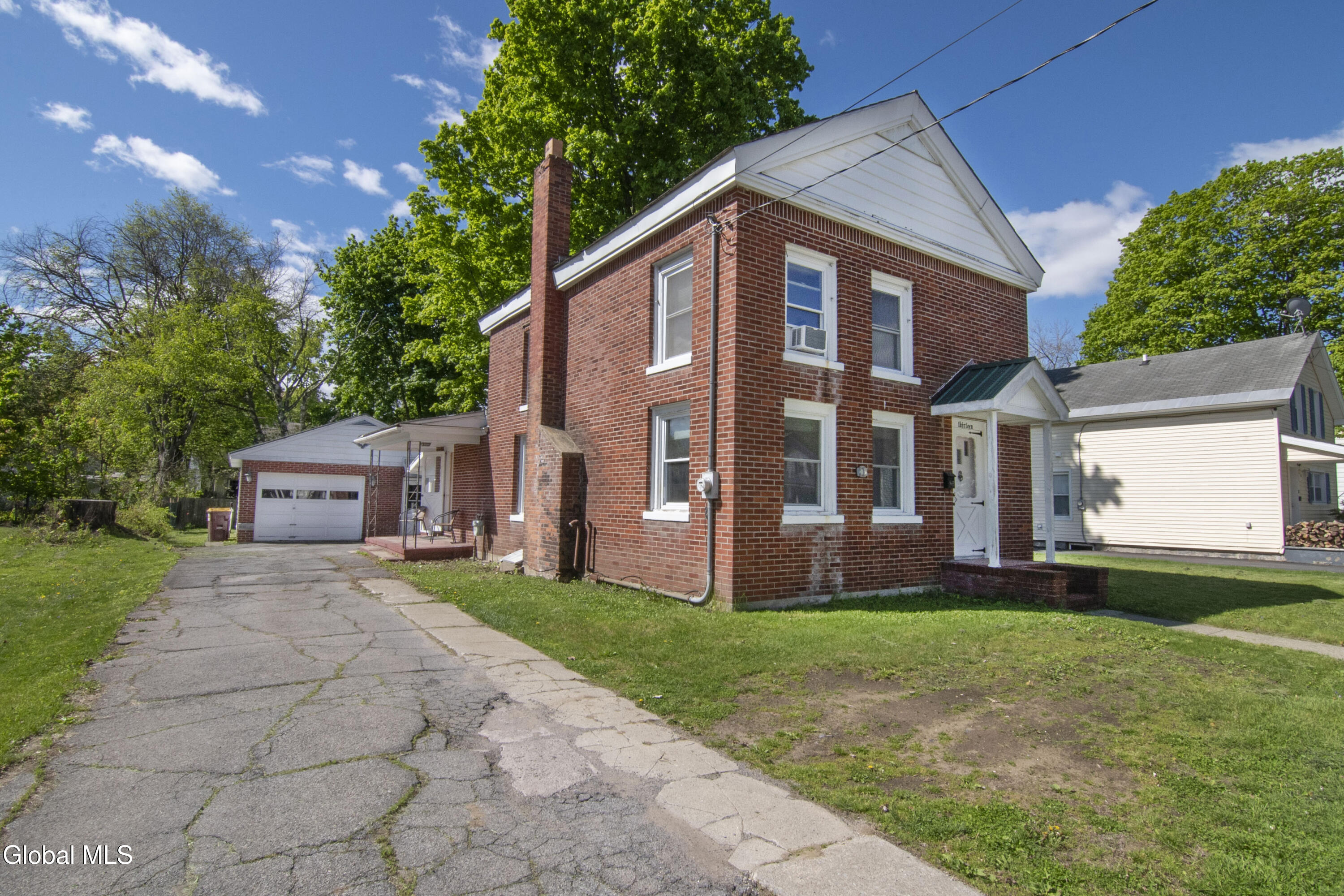13 Grand Street
