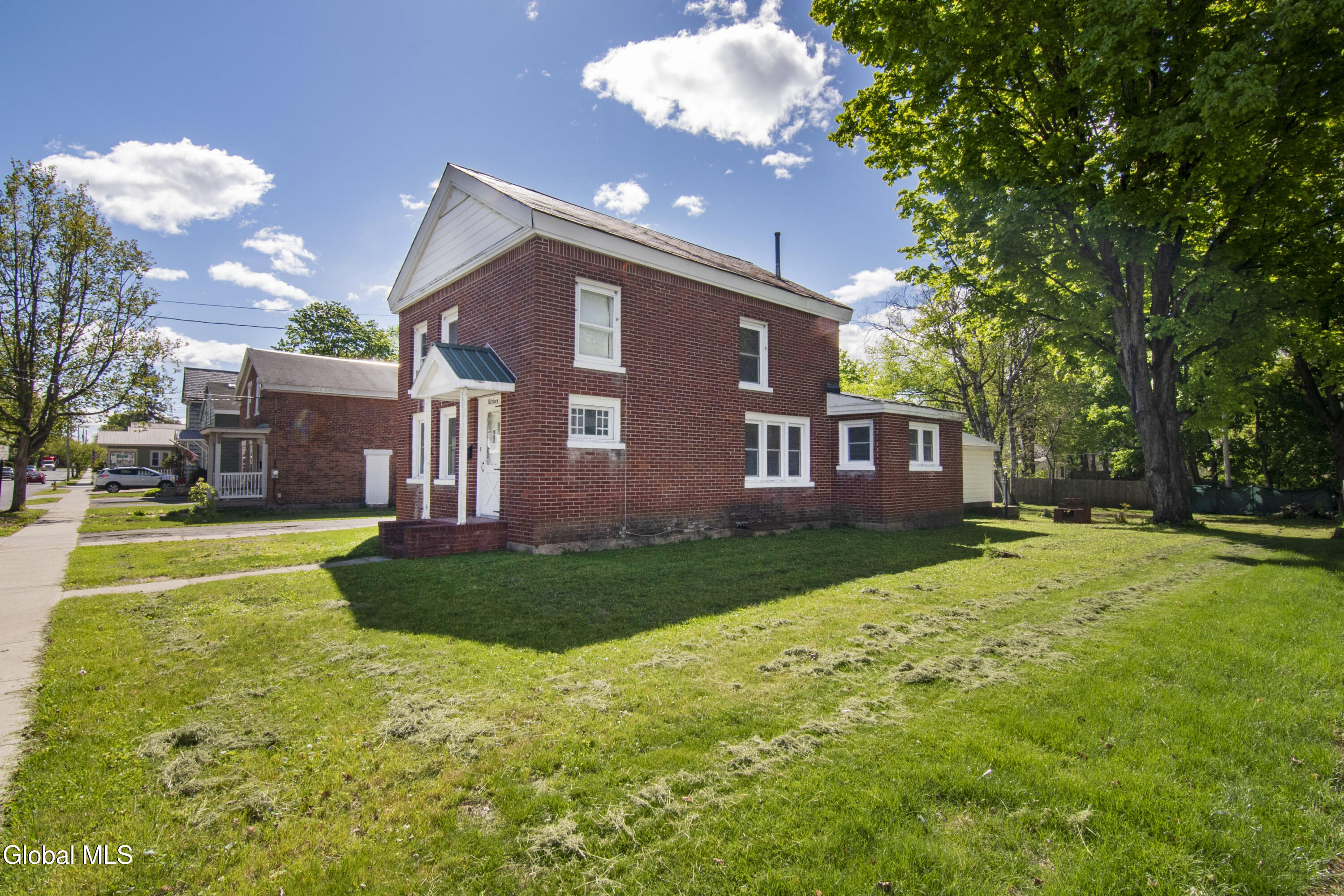 13 Grand Street