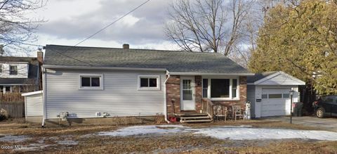 Photo of 10 Bascom Drive, Fort Edward, NY 12828 (MLS # 202615803)