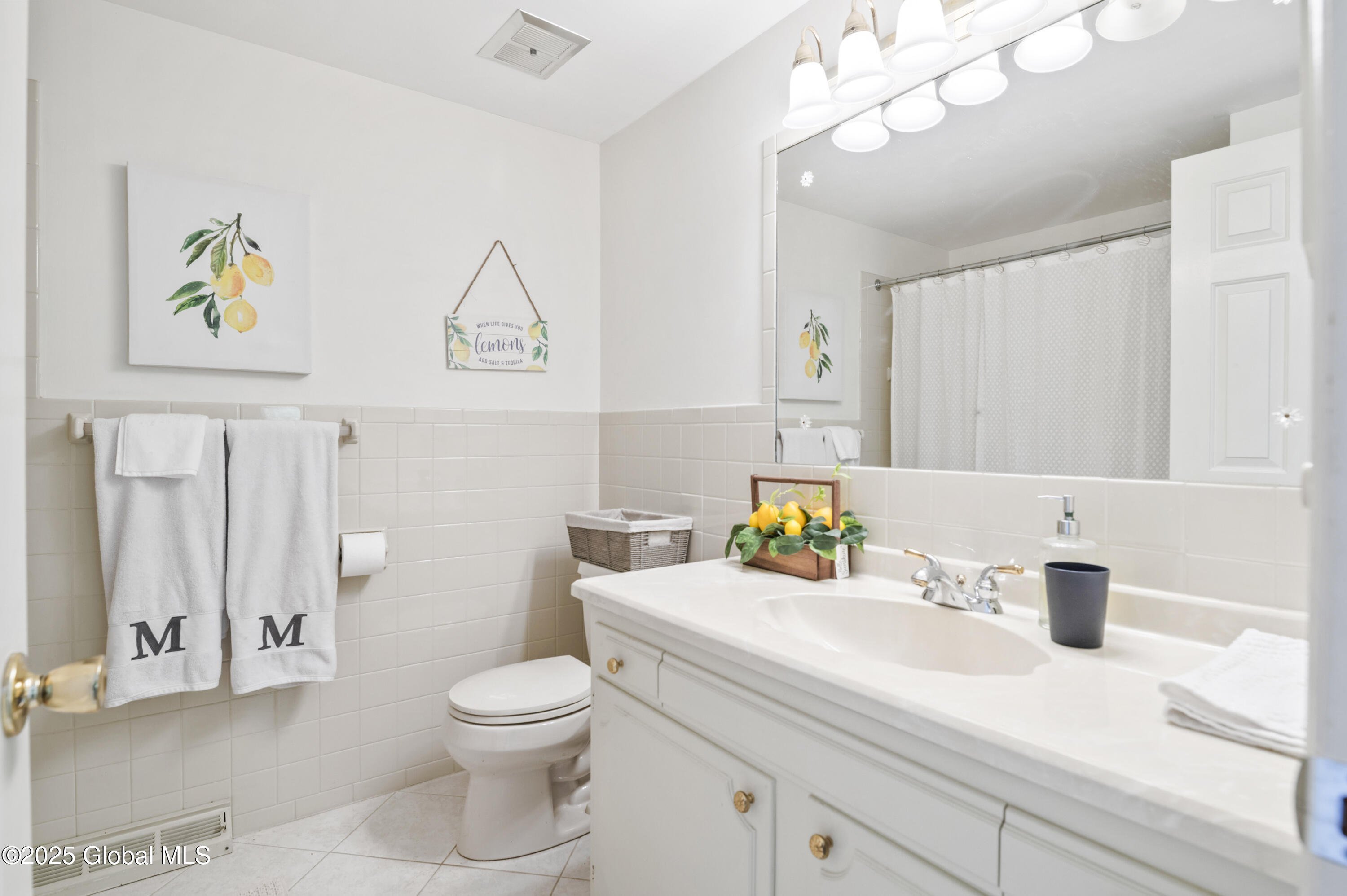 24 S Nottingham Way, Clifton Park, New York image 19