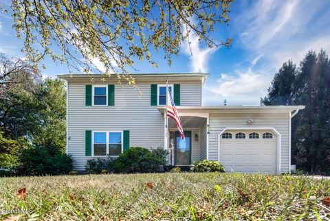 Photo of 1123 Laural Lane, Malta, NY 12020 (MLS # 202527317)