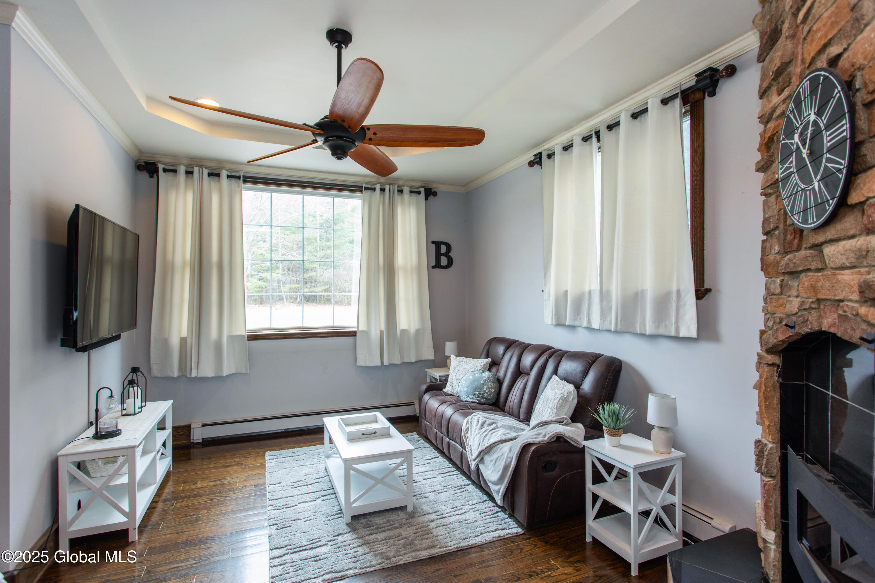 Corinth, New York 12822, United States, 5 Bedrooms Bedrooms, ,4 BathroomsBathrooms,Residential,Active,109047