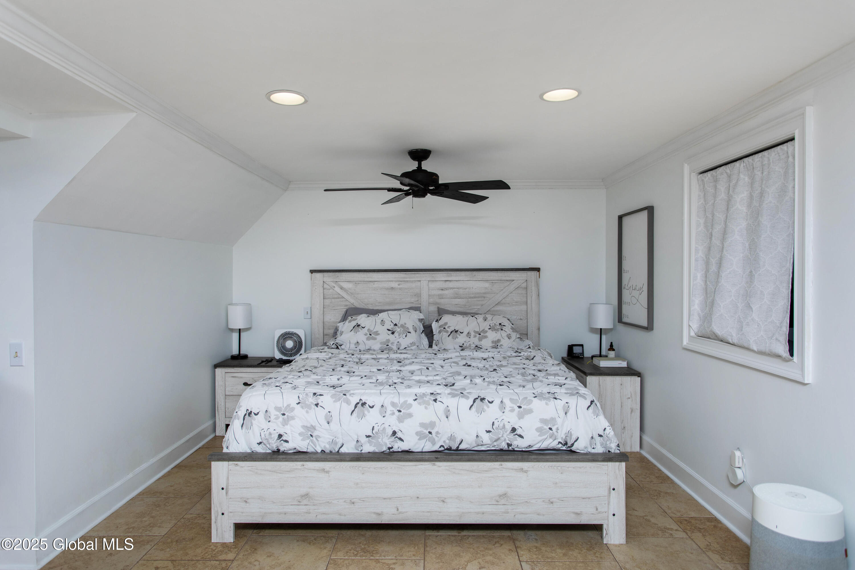 Corinth, New York 12822, United States, 5 Bedrooms Bedrooms, ,4 BathroomsBathrooms,Residential,Active,109047