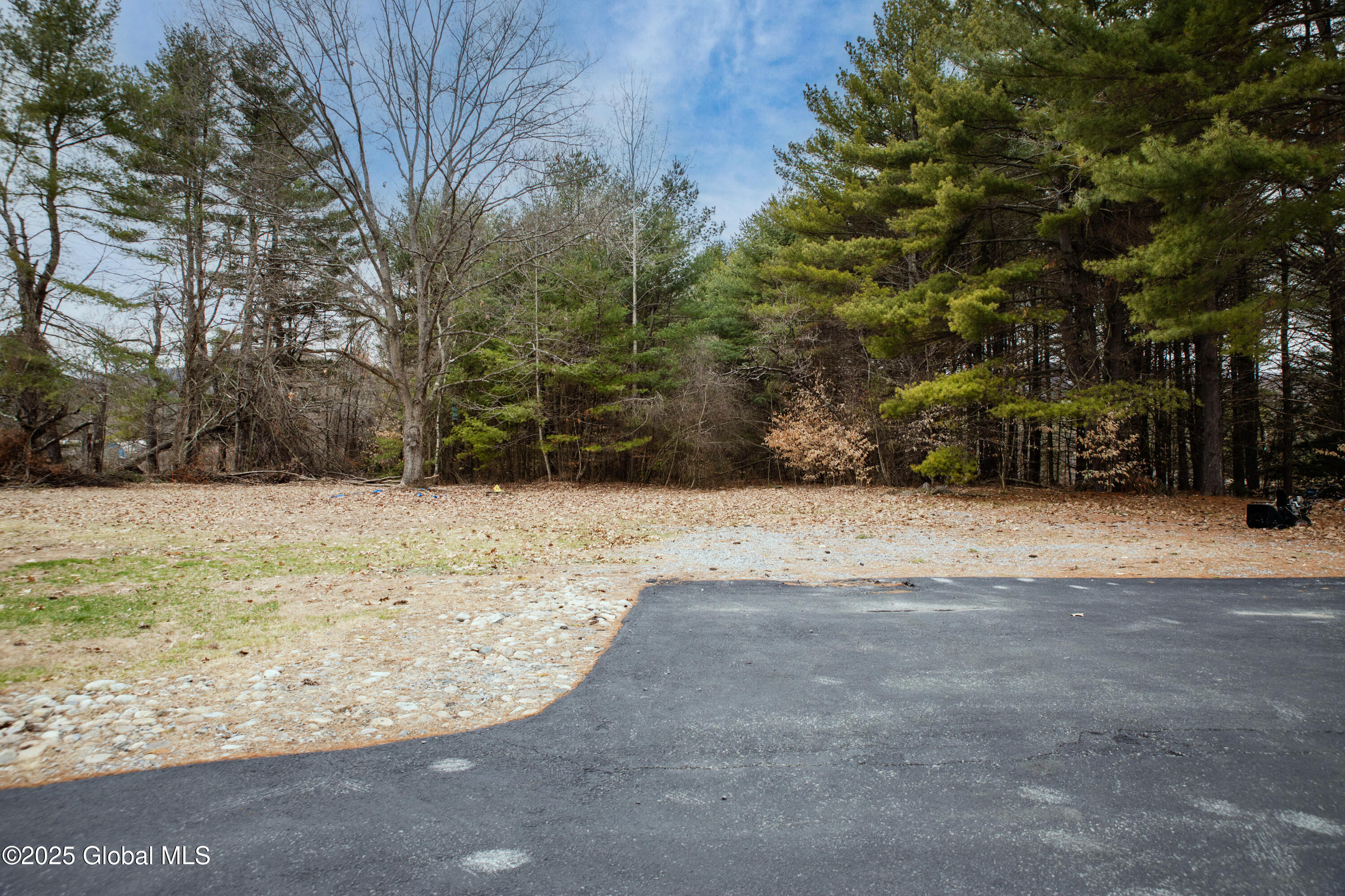 Corinth, New York 12822, United States, 5 Bedrooms Bedrooms, ,4 BathroomsBathrooms,Residential,Active,109047