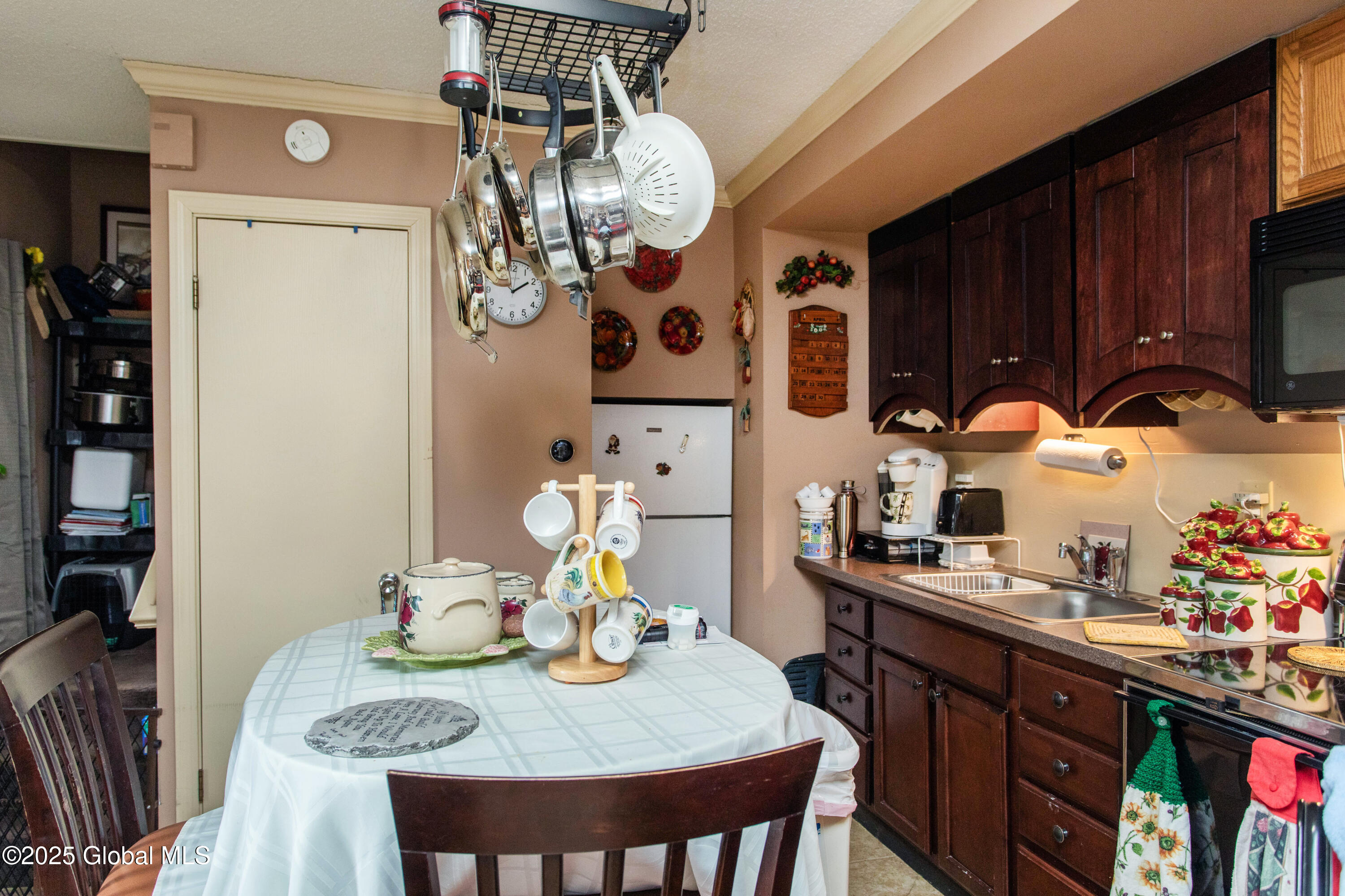 Corinth, New York 12822, United States, 5 Bedrooms Bedrooms, ,4 BathroomsBathrooms,Residential,Active,109047