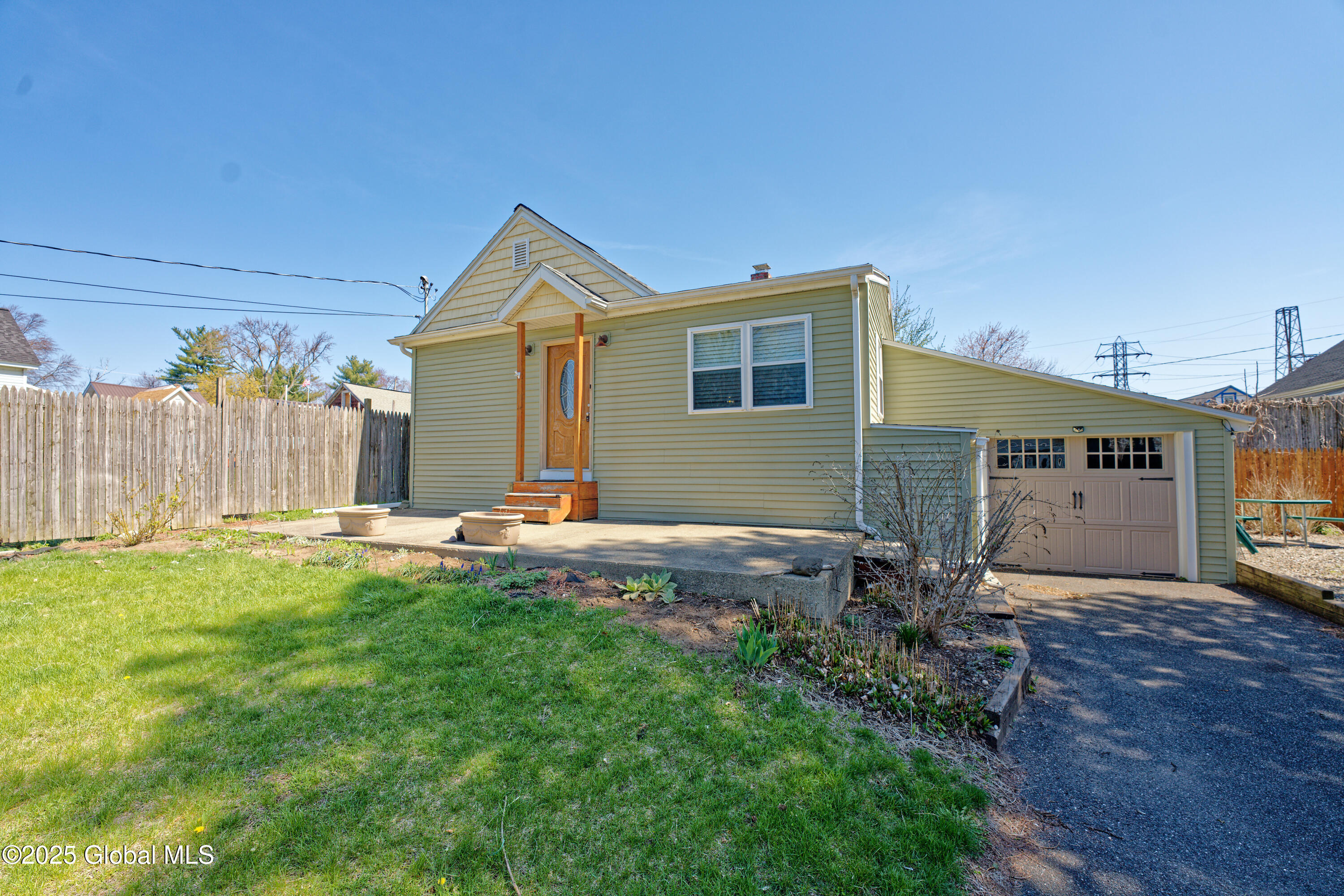 27 Corthell Street, Albany, New York image 1