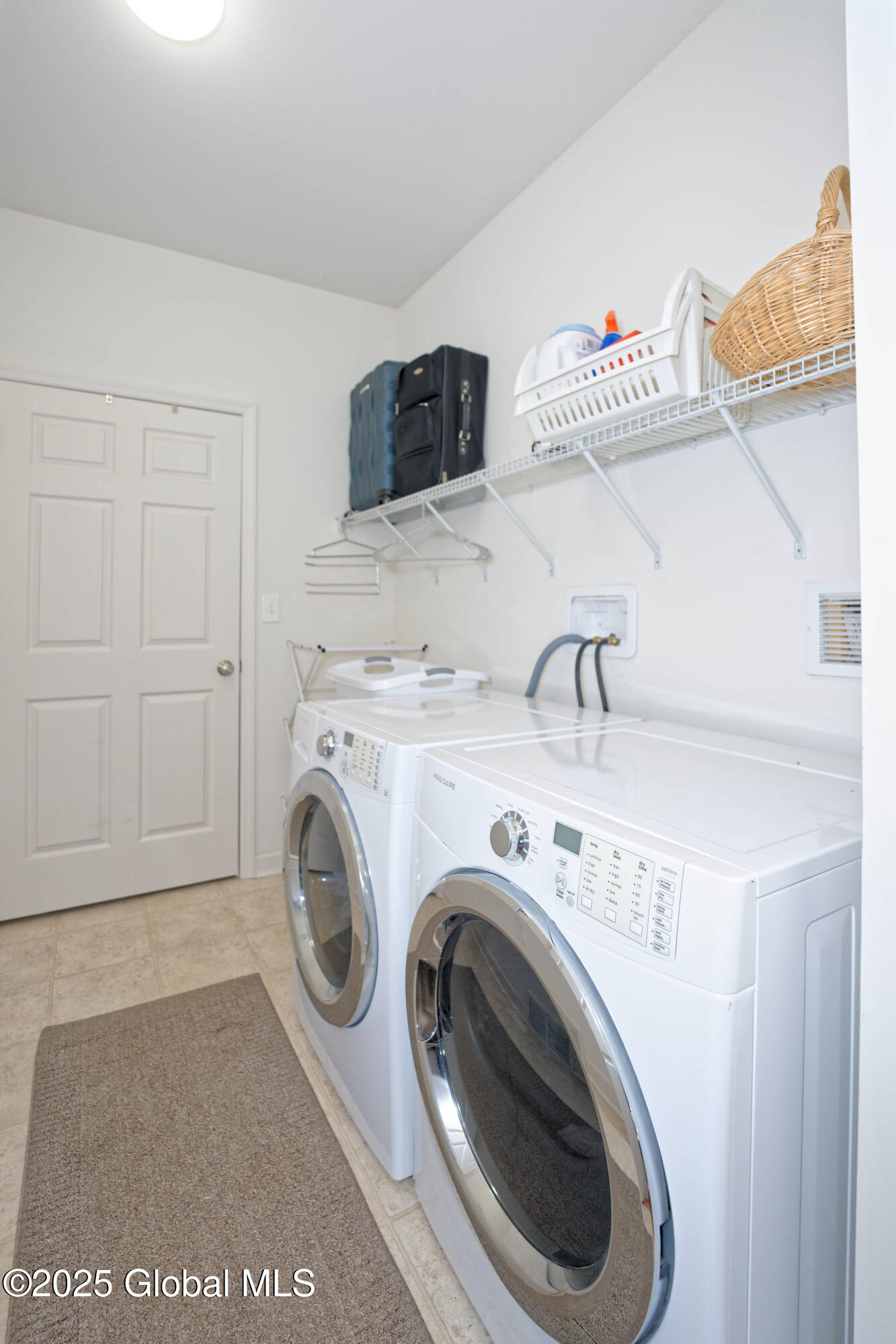 33 Stacey Court, Cohoes, New York image 27