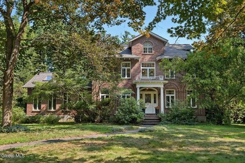 Photo of 19 Sunnyside Road, Scotia, NY 12302 (MLS # 202522915)