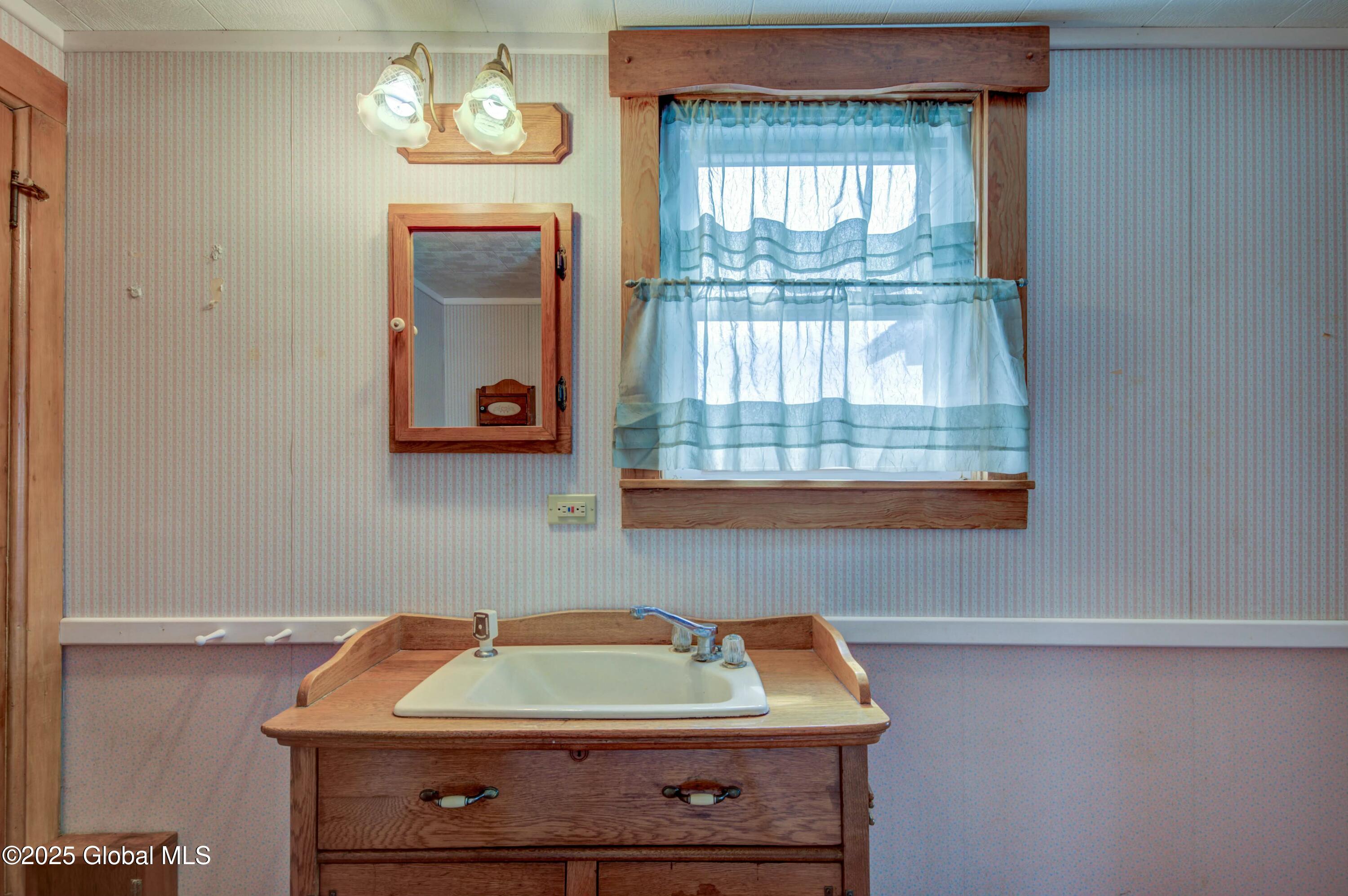 220 Noeltner Road, Amsterdam, New York image 15