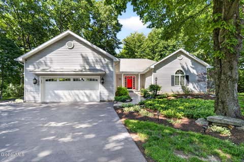 Photo of 34 W Skyview Drive, Cohoes, NY 12047 (MLS # 202619566)