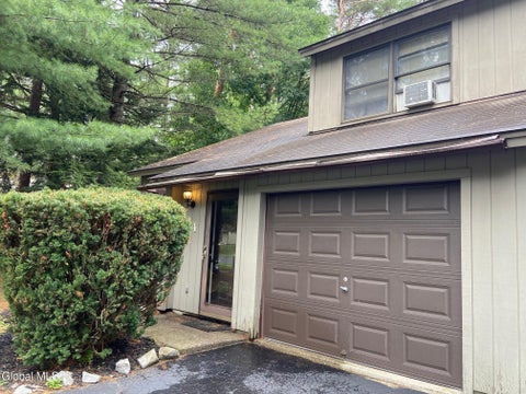 Townhouse For Rent - 24 Elizabeth Lane<br/> Warren County, Queensbury, NY 12804