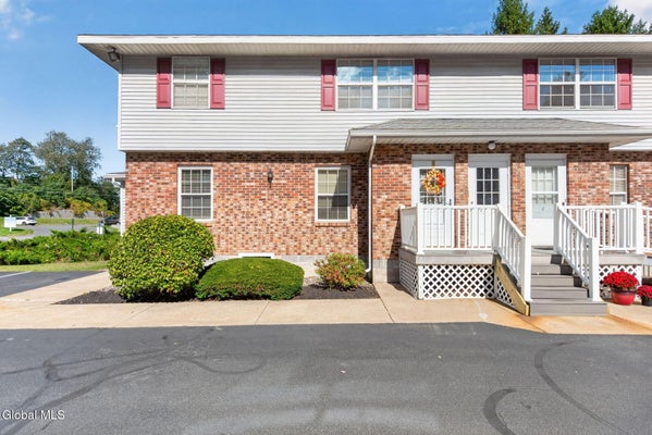 25E PINE LN APT 1, ALBANY, NY 12203 - Image 38faa94e21f21089bf2d0eb9fc660eb2/2842760745