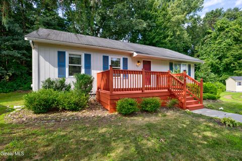 Photo of 40 Pheasant Court, Saratoga Springs, NY 12866 (MLS # 202527976)