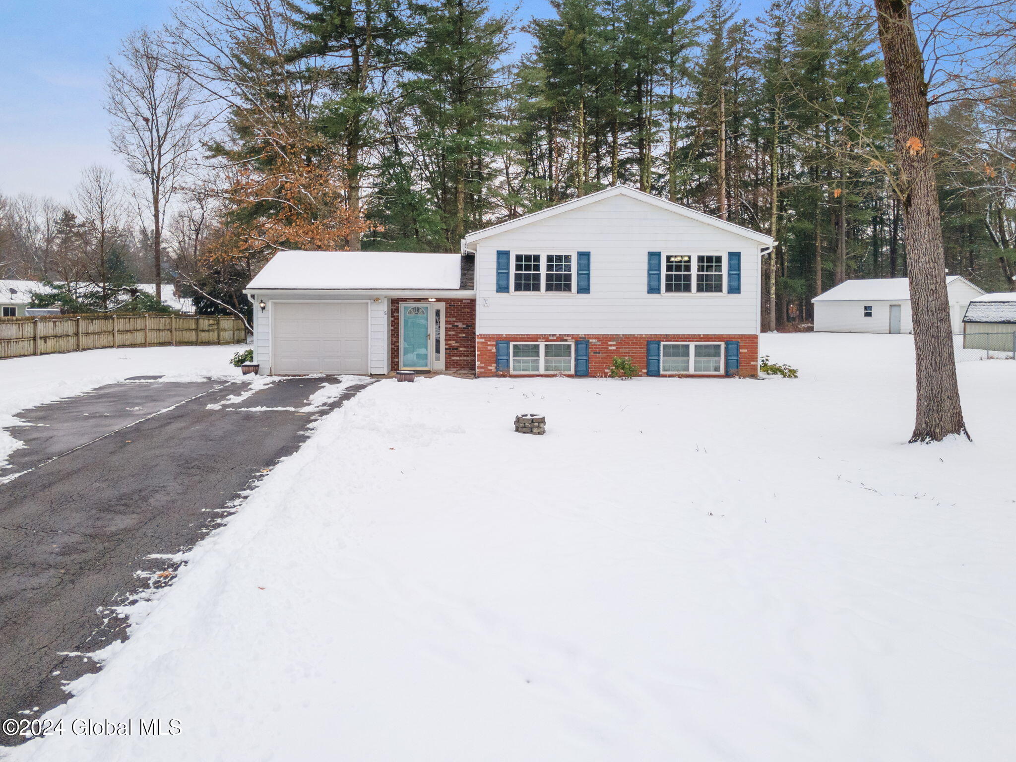 5 Van Tassell Lane, Ballston Spa, New York image 1