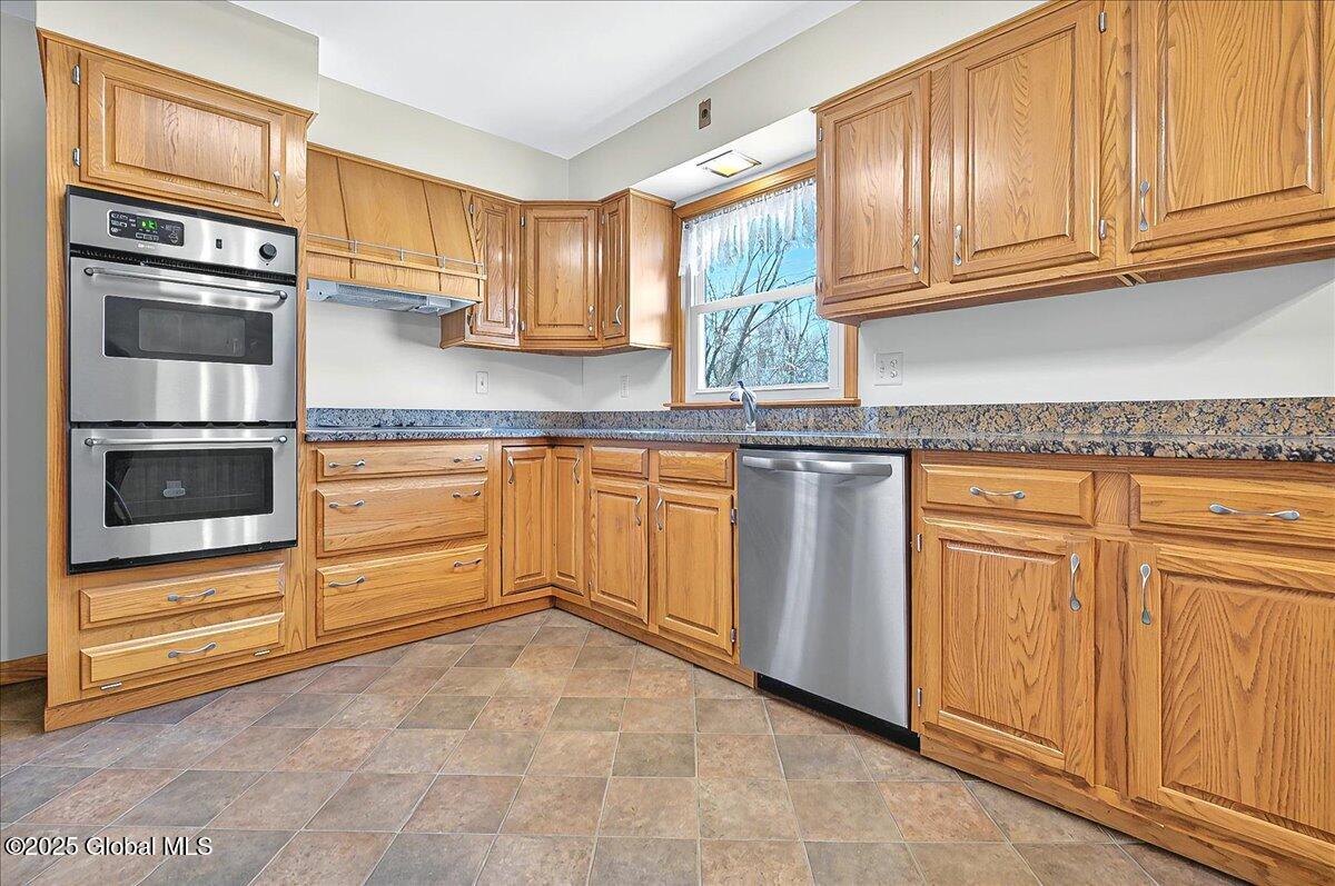 160 Garden Street, Schenectady, New York image 8