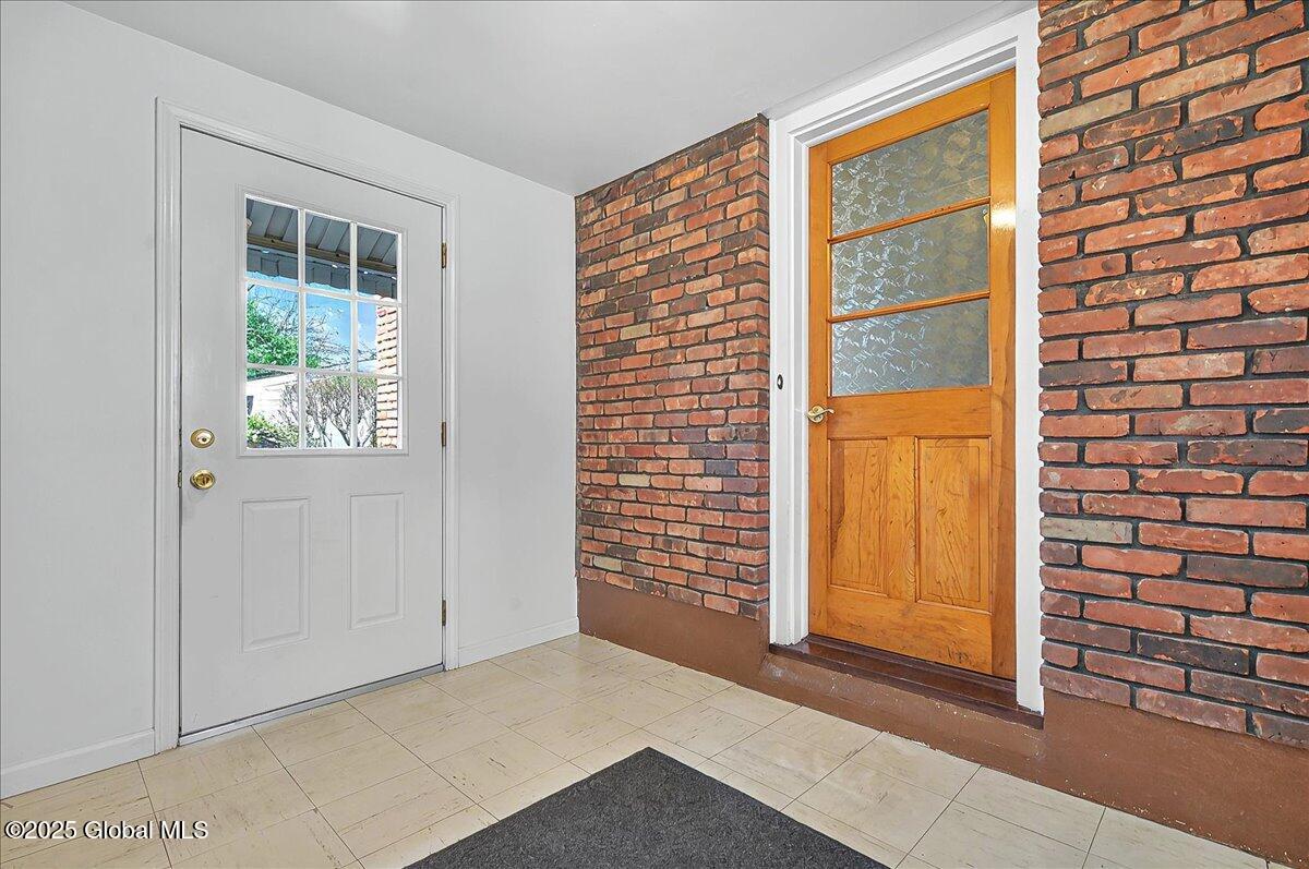 160 Garden Street, Schenectady, New York image 24