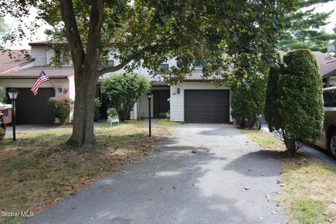 Photo of 20 Heartwood Court, Clifton Park, NY 12065 (MLS # 202526278) Photo of 20 Heartwood Court, Clifton Park, NY 12065 (MLS # 202526278)