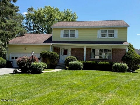 Homes For Sale - 3 Mountainwood Drive<br/> Glenville, NY 12302