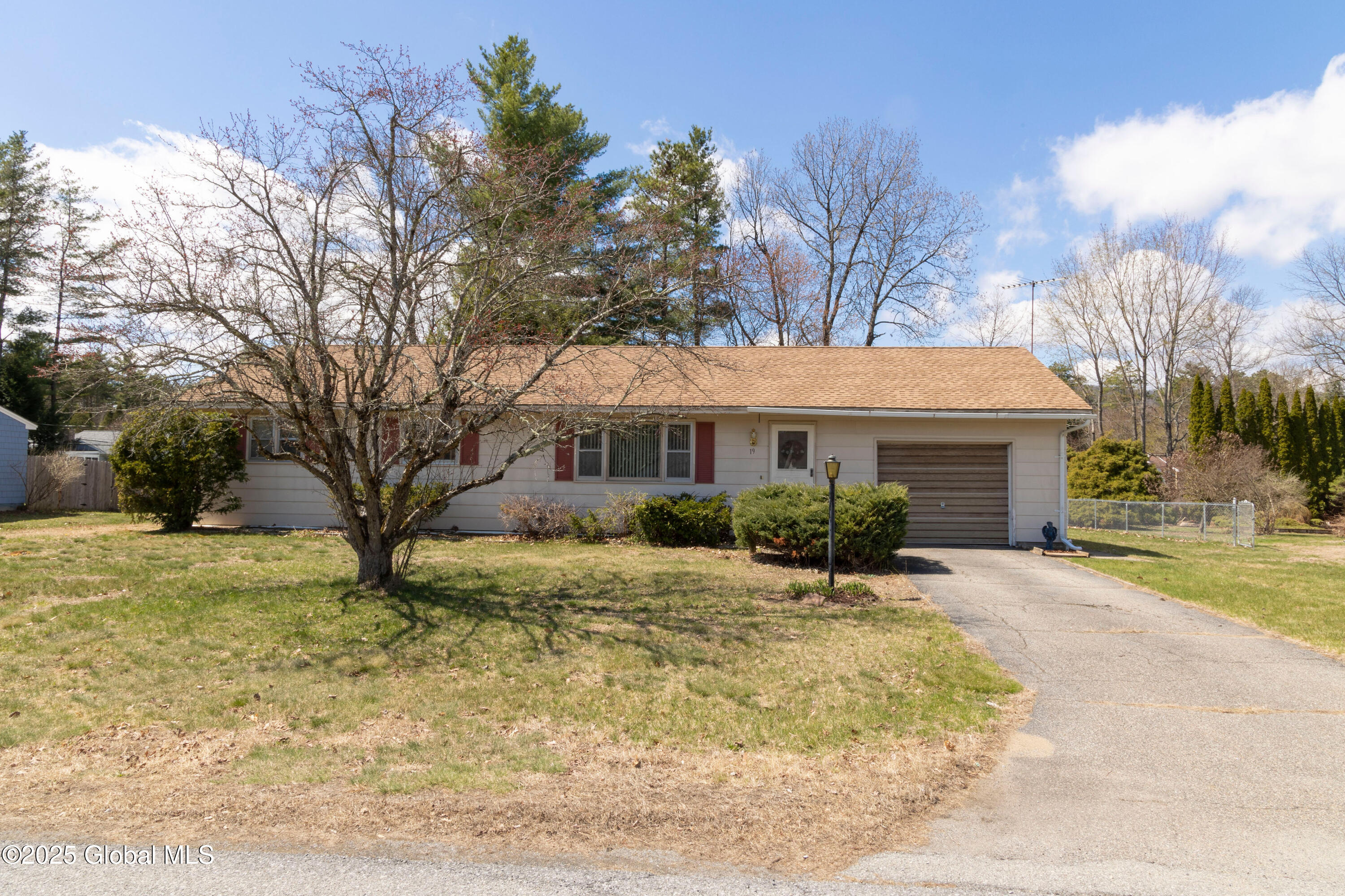 19 Centennial Drive, Queensbury, New York image 1