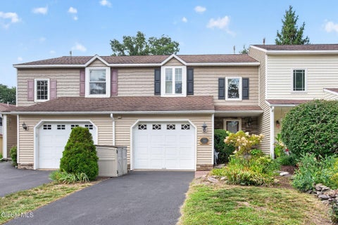 Townhouse For Sale - 606 Elk Circle<br/> Milton, NY 12020