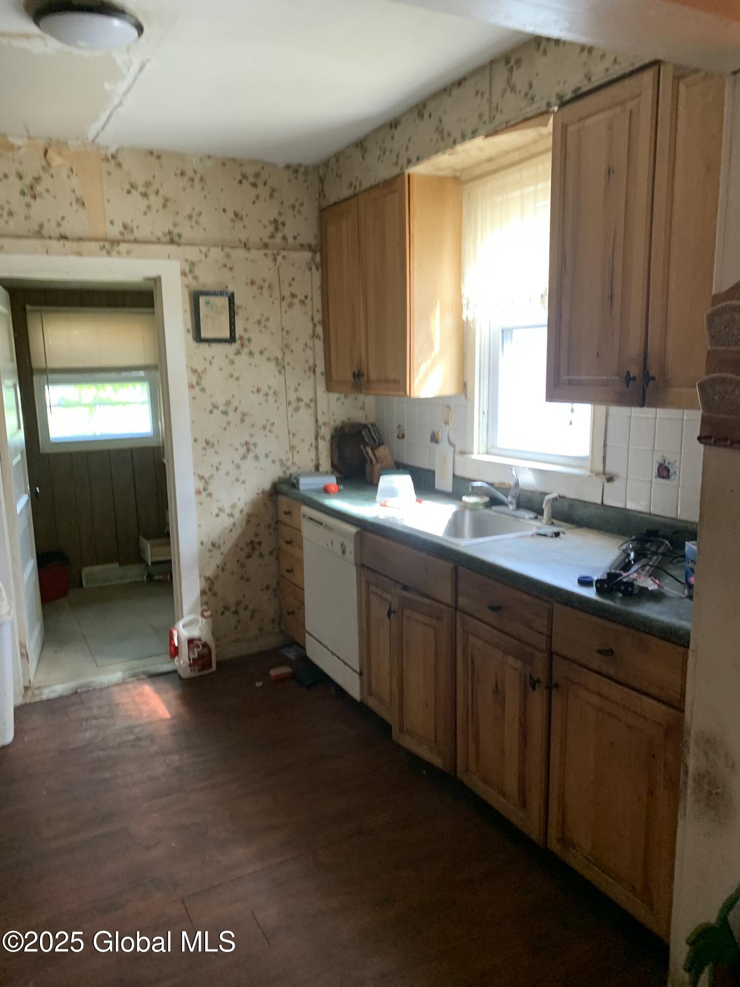 6 Sard Road, Albany, New York image 5