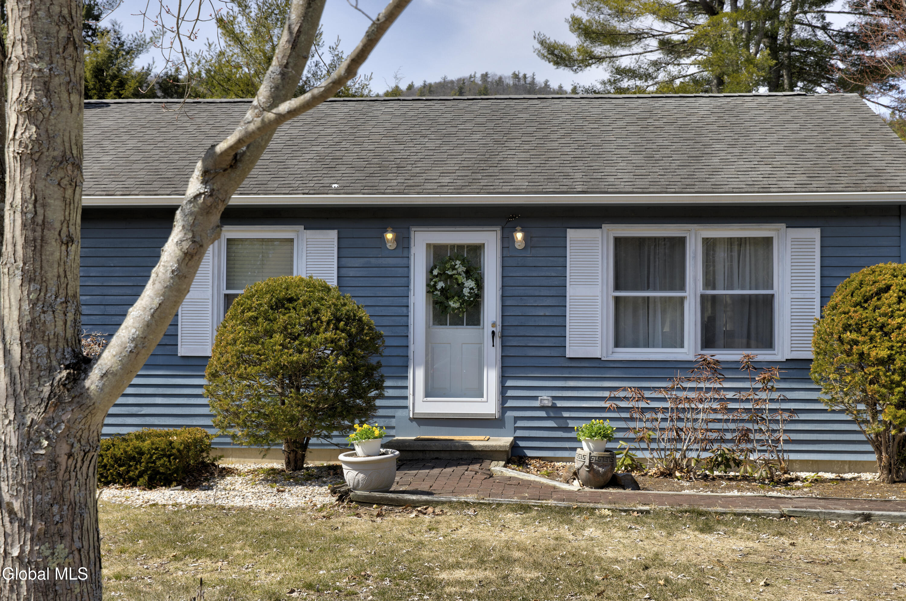 12 Pinewood Hollow Road