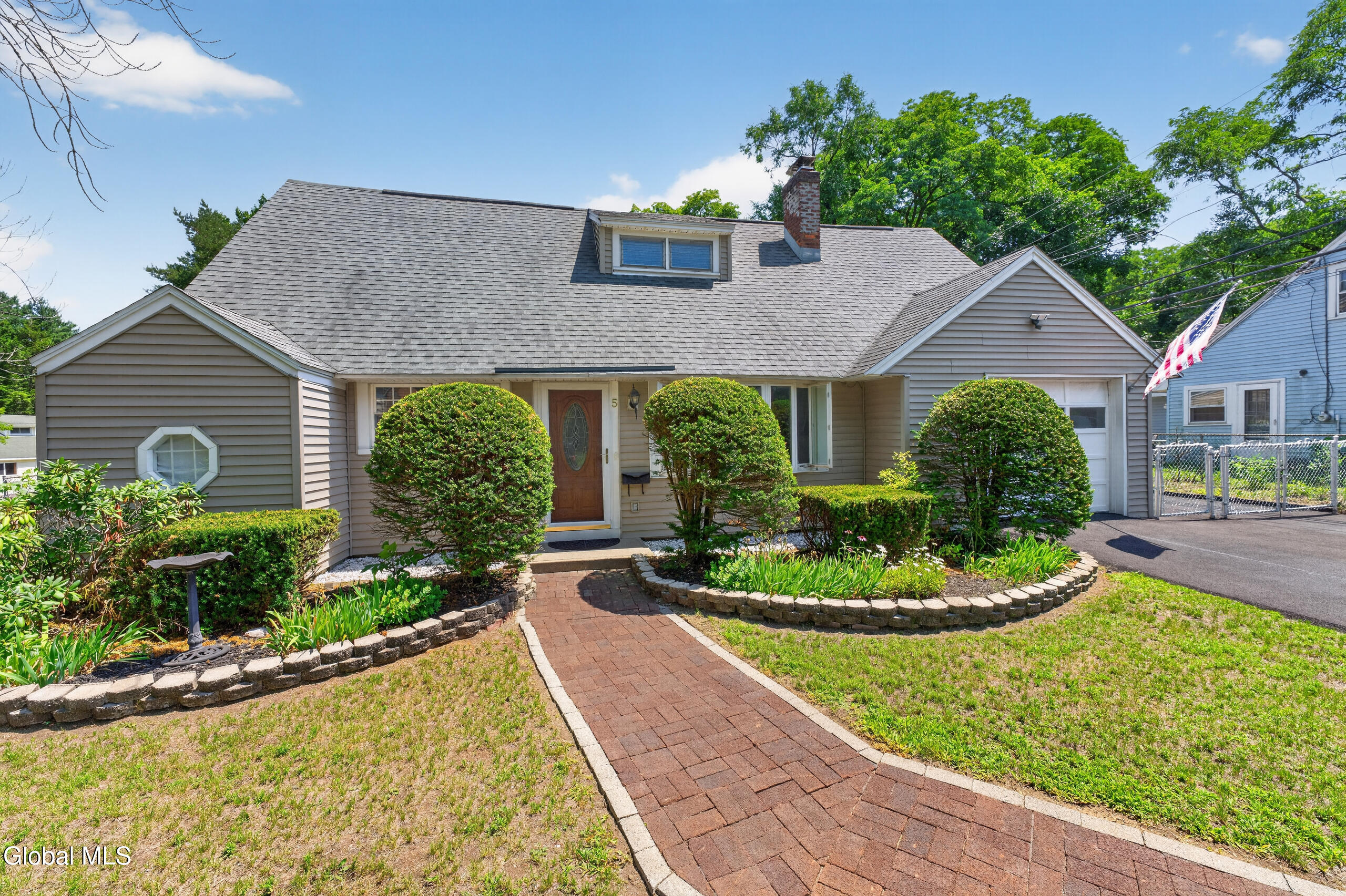 5 Knob Hill Road