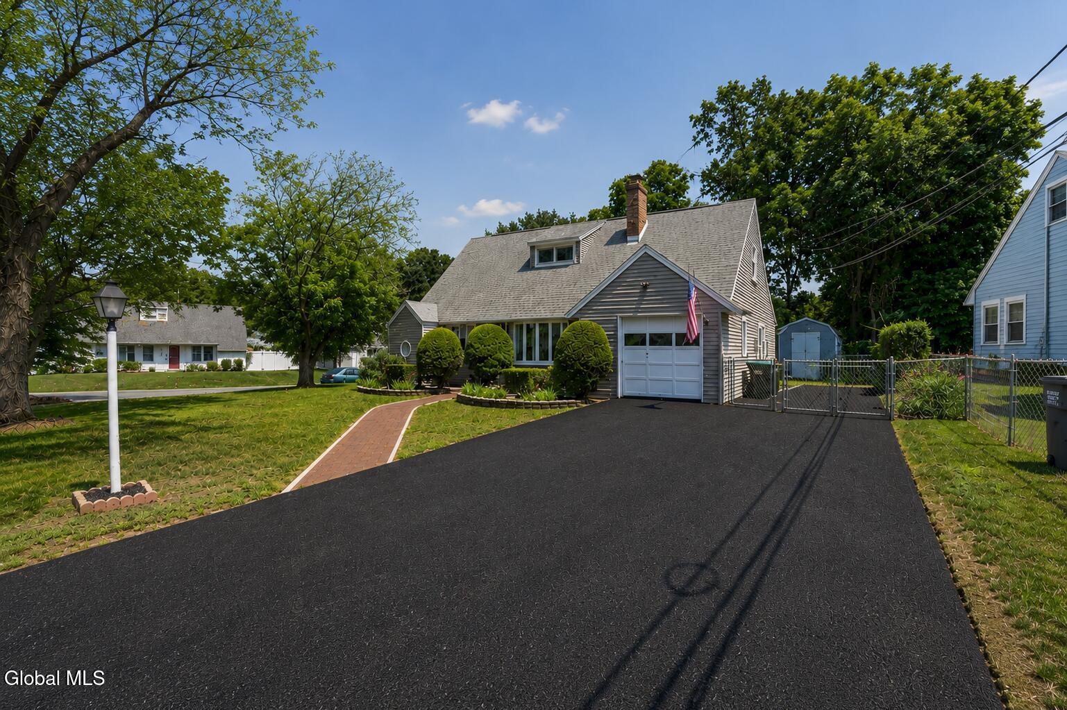 5 Knob Hill Road