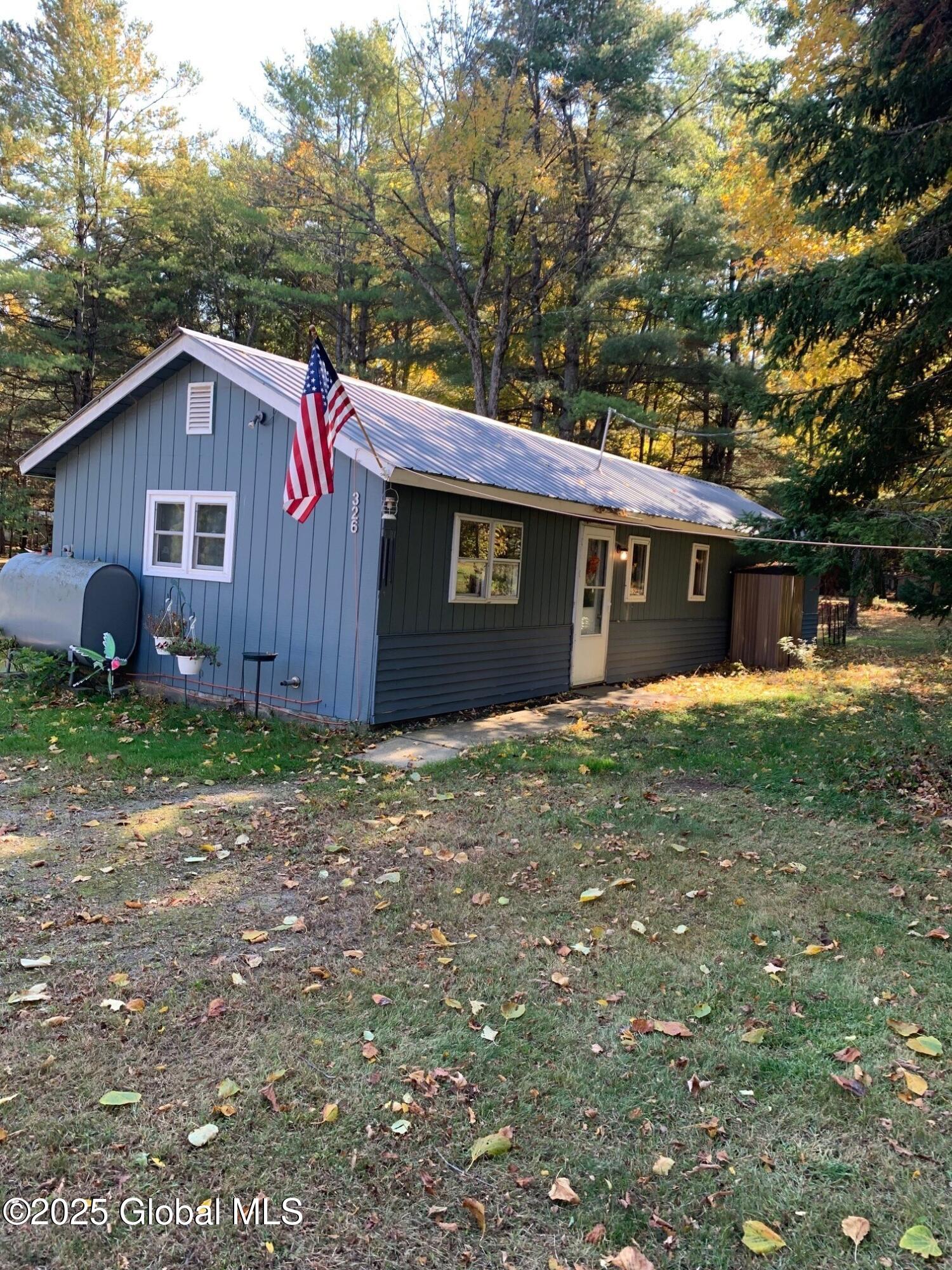 326 Middle Road