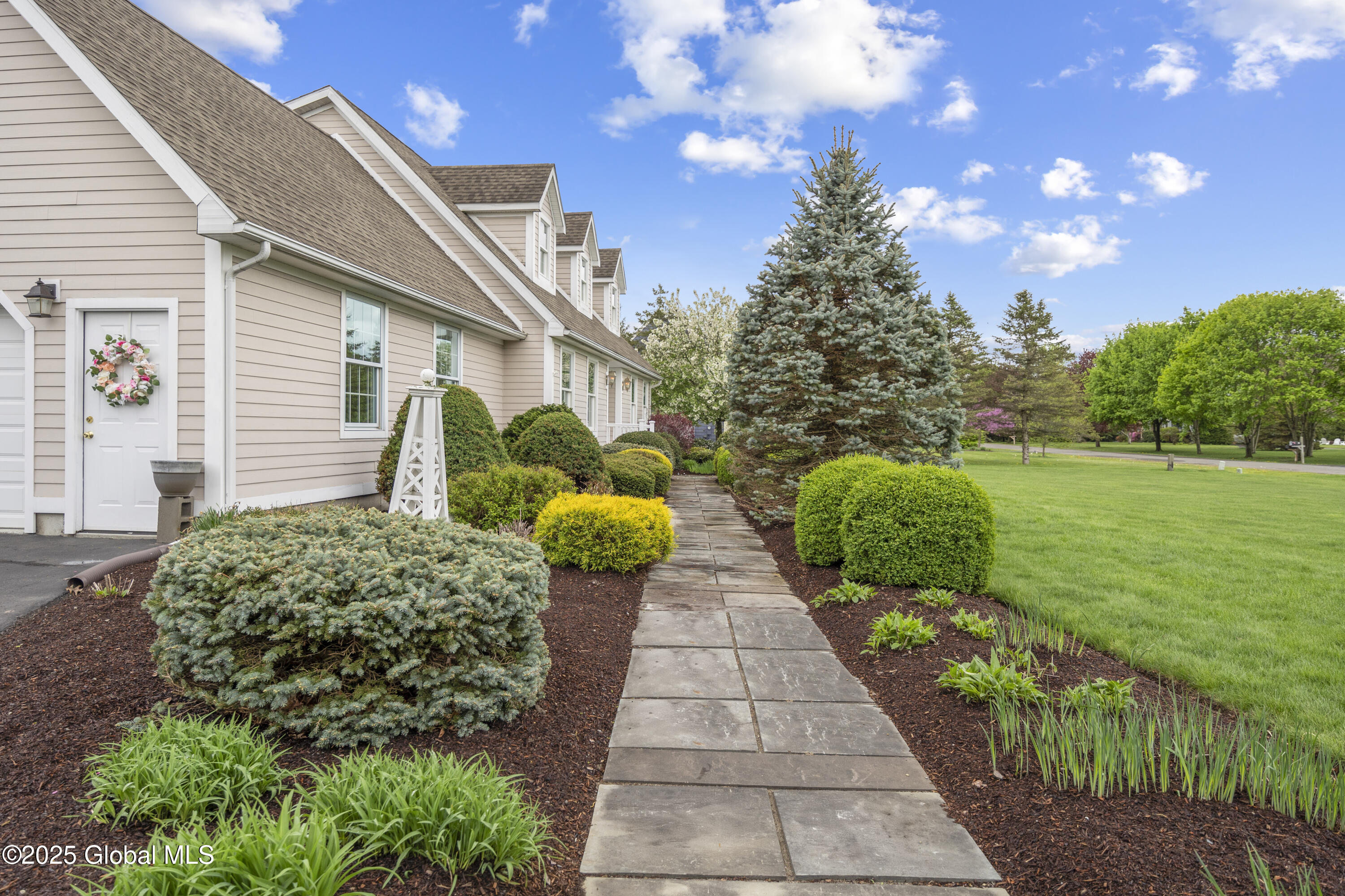 10 James Lane, Kinderhook, New York image 2