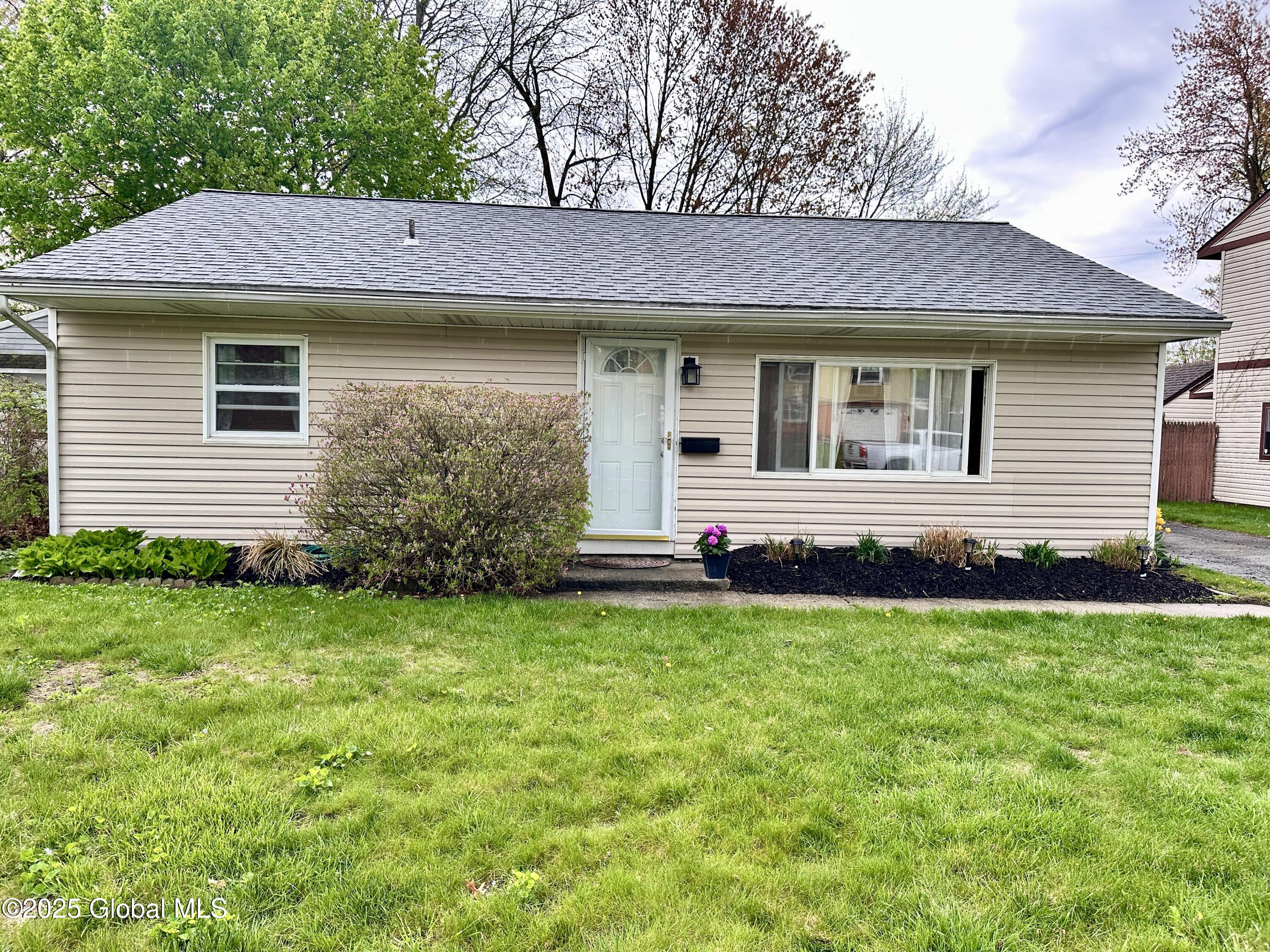 50 Lincoln Avenue, Colonie, New York image 1