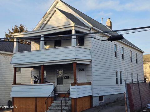 Photo of 531 Hattie Street, Schenectady, NY 12308 (MLS # 202611010)