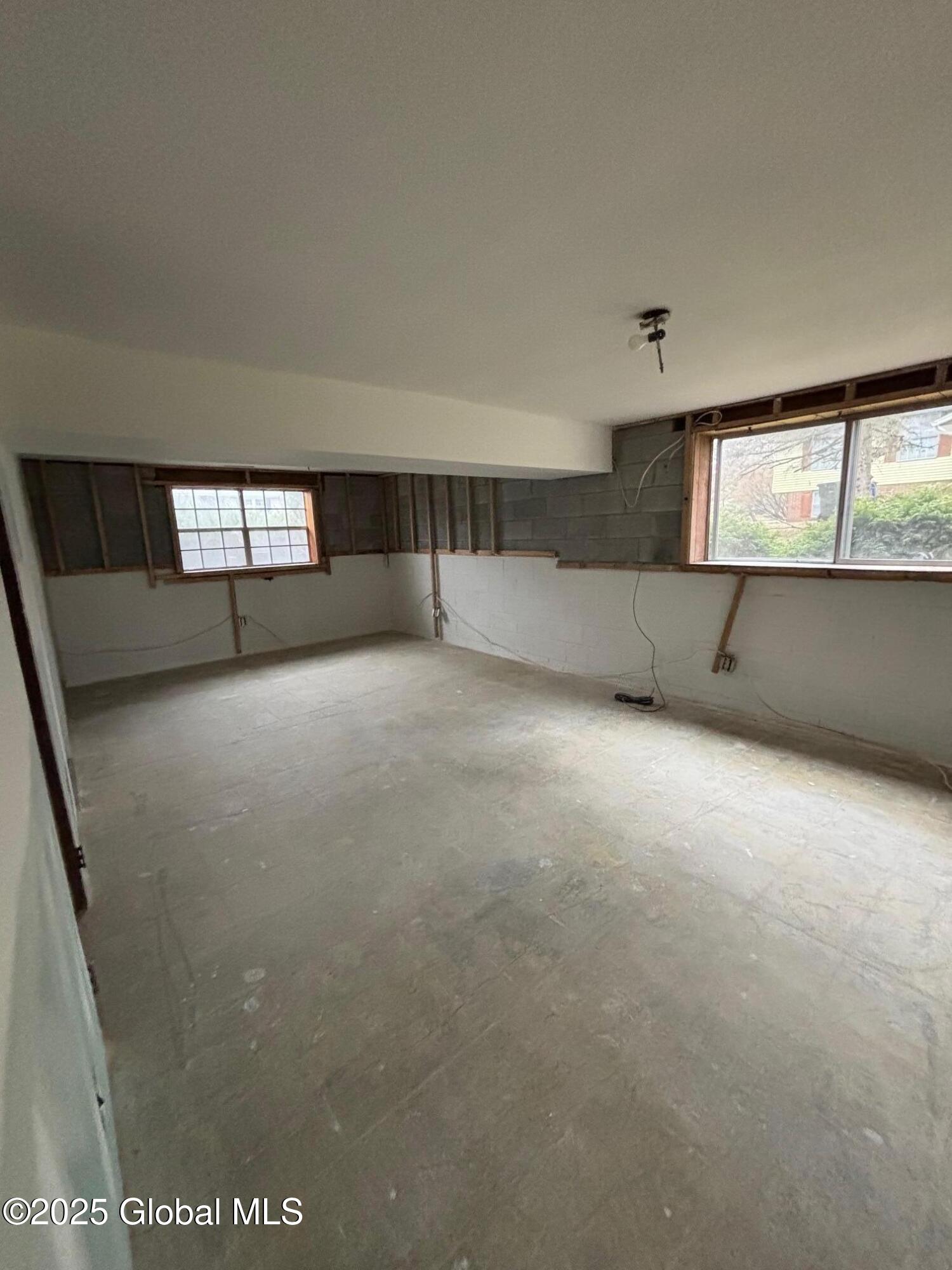112 Springhollow Drive, Cohoes, New York image 13