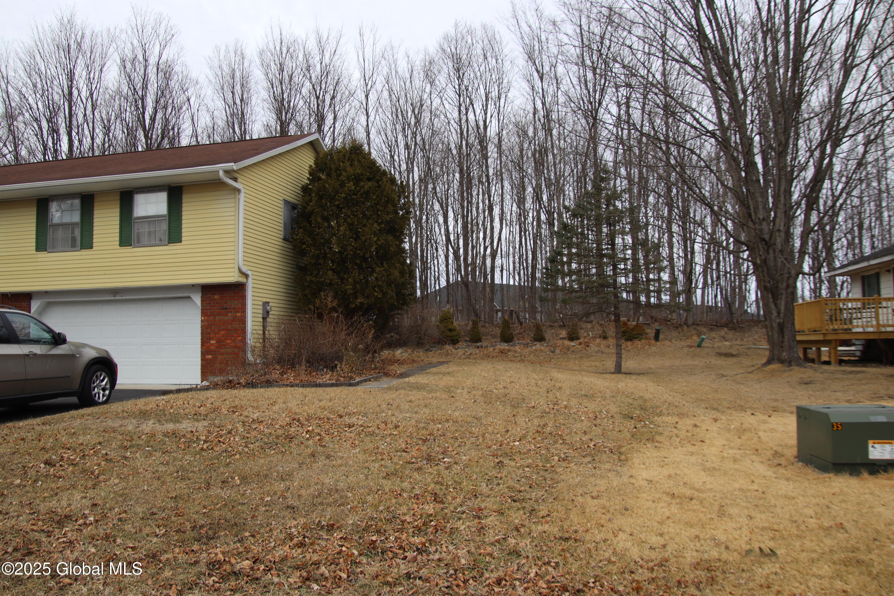 112 Springhollow Drive, Cohoes, New York image 2