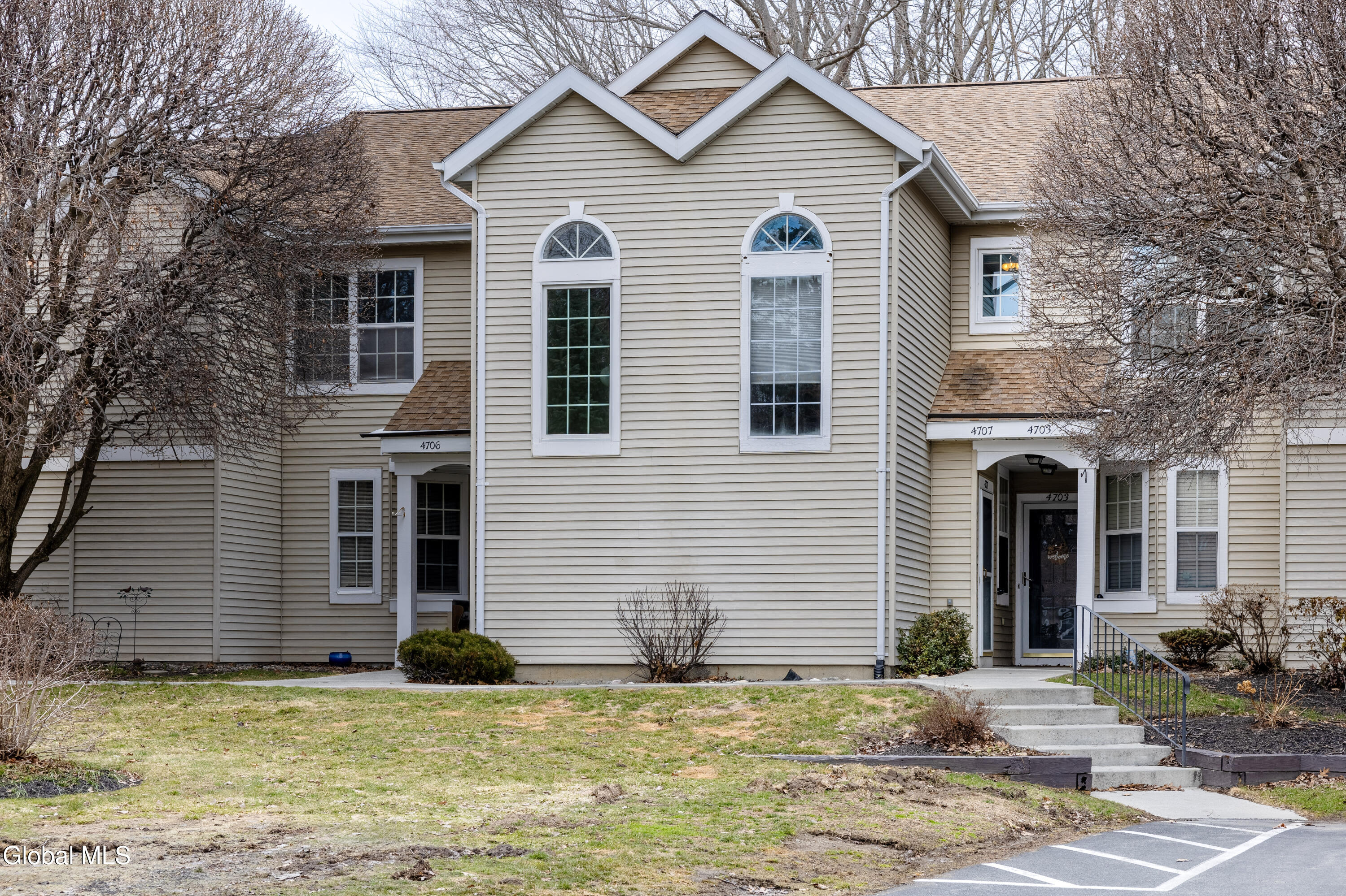 4706 S Foxwood S Drive